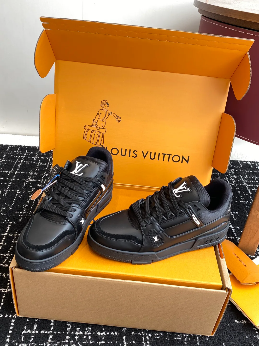 Кроссовки Женские Louis Vuitton 5438138