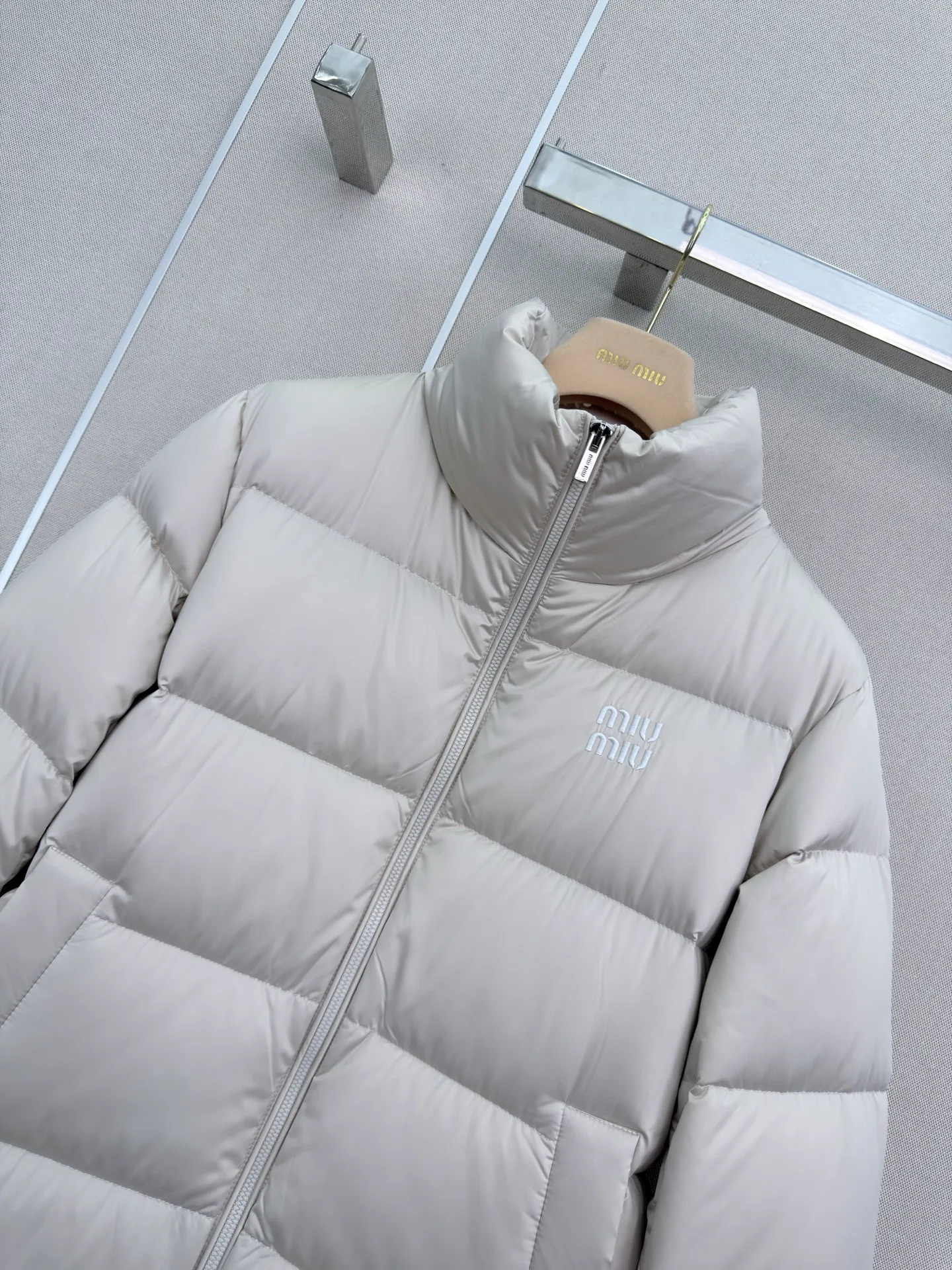 Куртки И Пуховики Женские Miu Miu 19555746