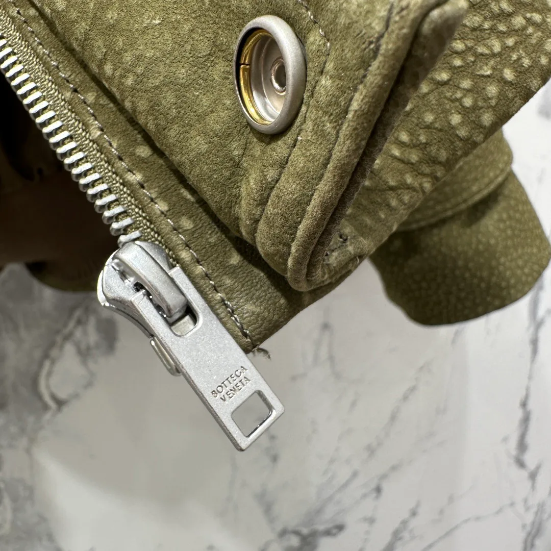 Кожаные Куртки И Дублёнки Женские Bottega Veneta 13309677