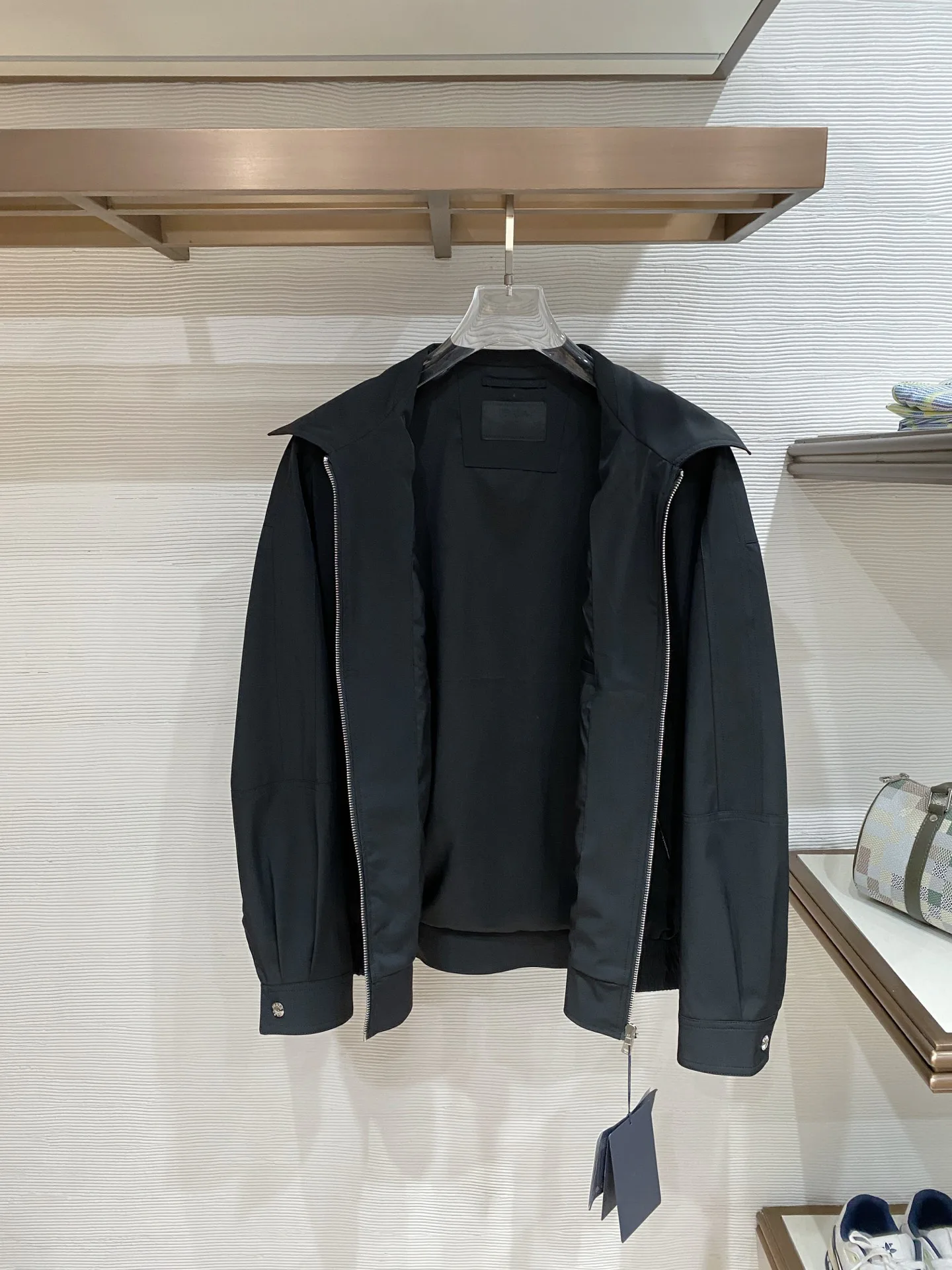Куртки И Пуховики Мужские Prada 11392173