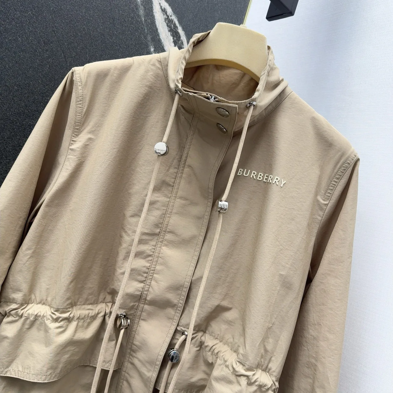 Куртки И Пуховики Женские Burberry 32044