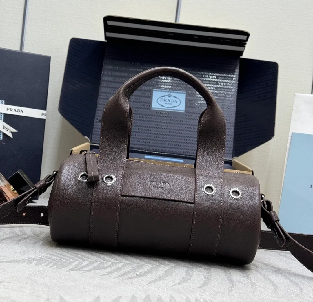 Классические Сумки Женские Prada 11462429