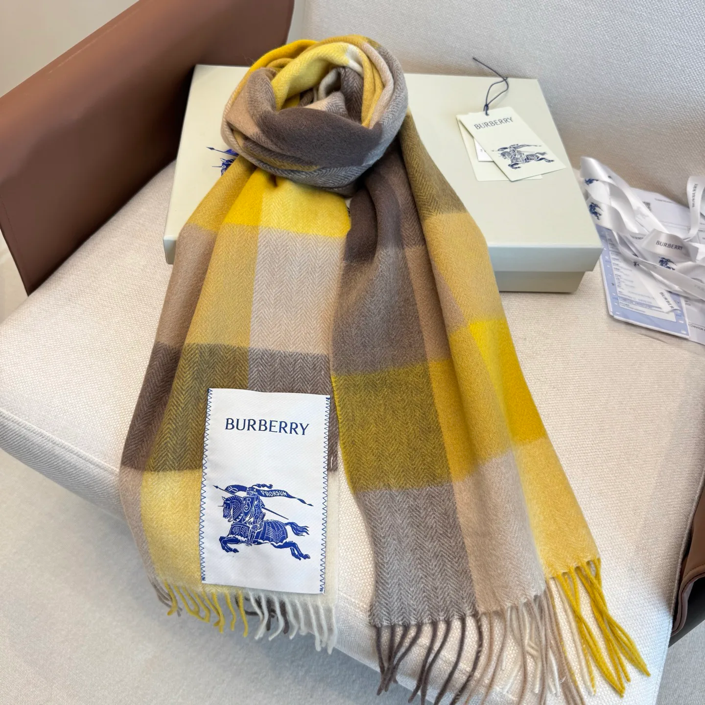 Шарфы Burberry 10627781