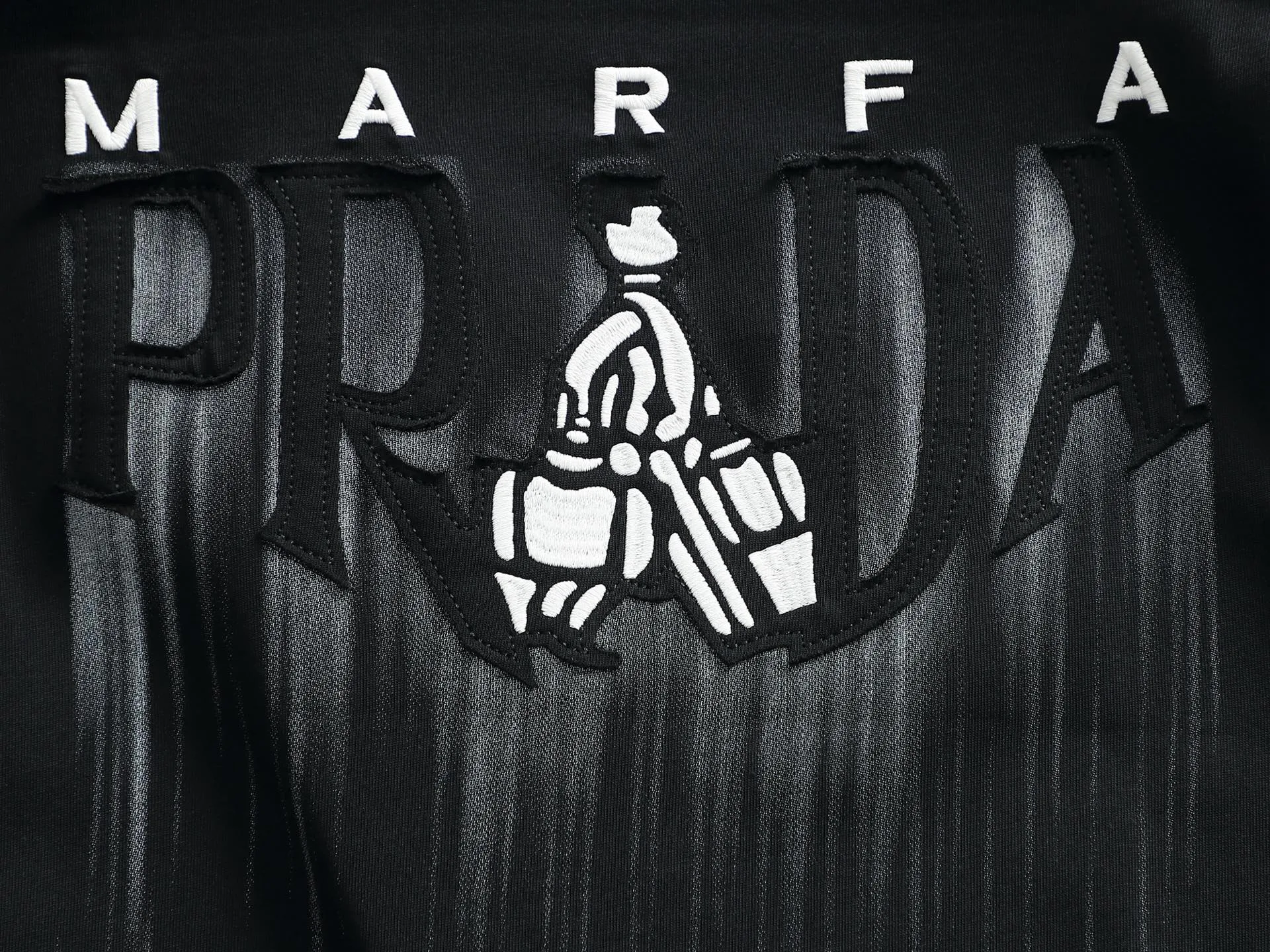 Футболки Женские Prada 11448108