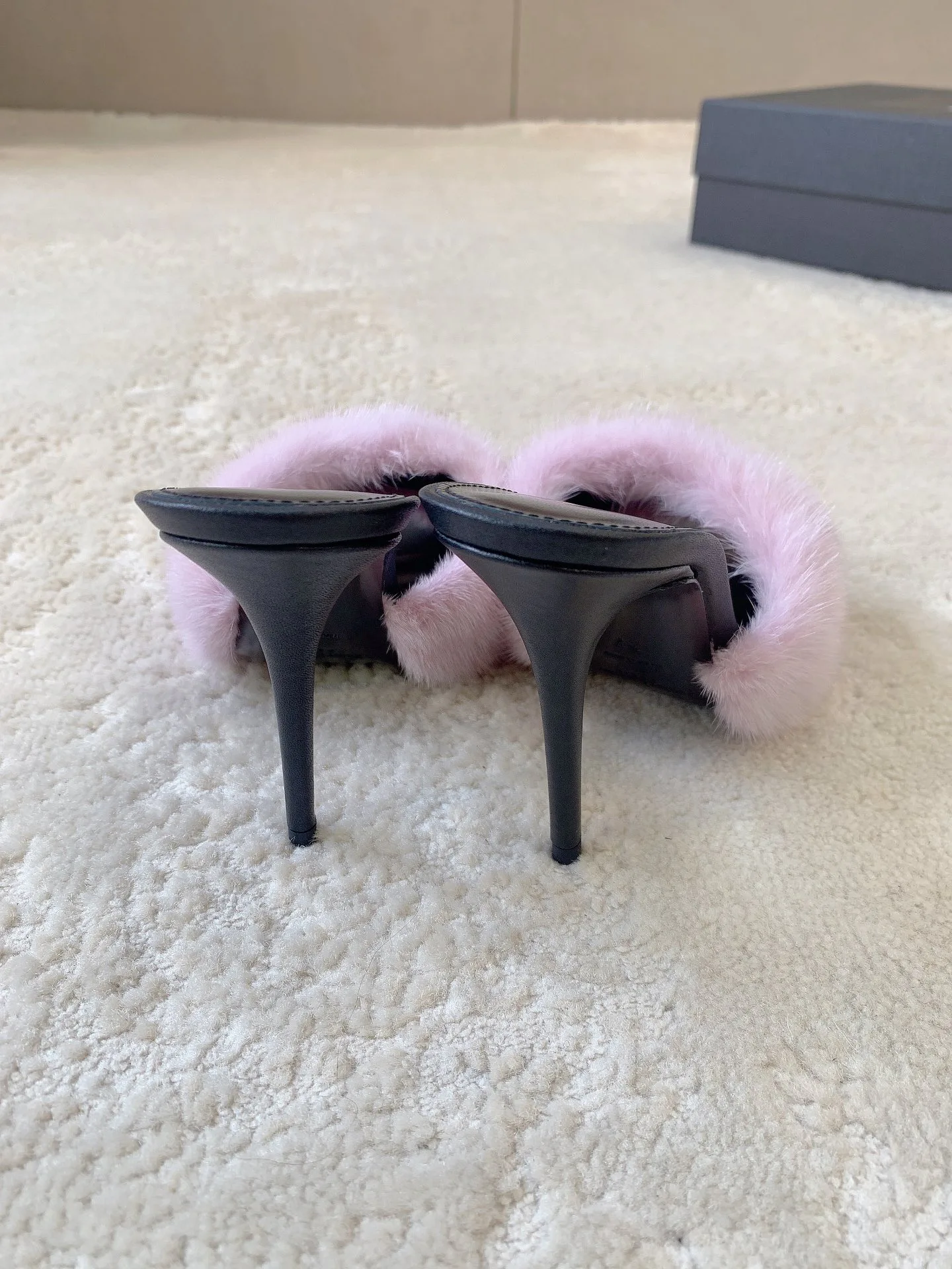 Босоножки Женские Saint Laurent 377119