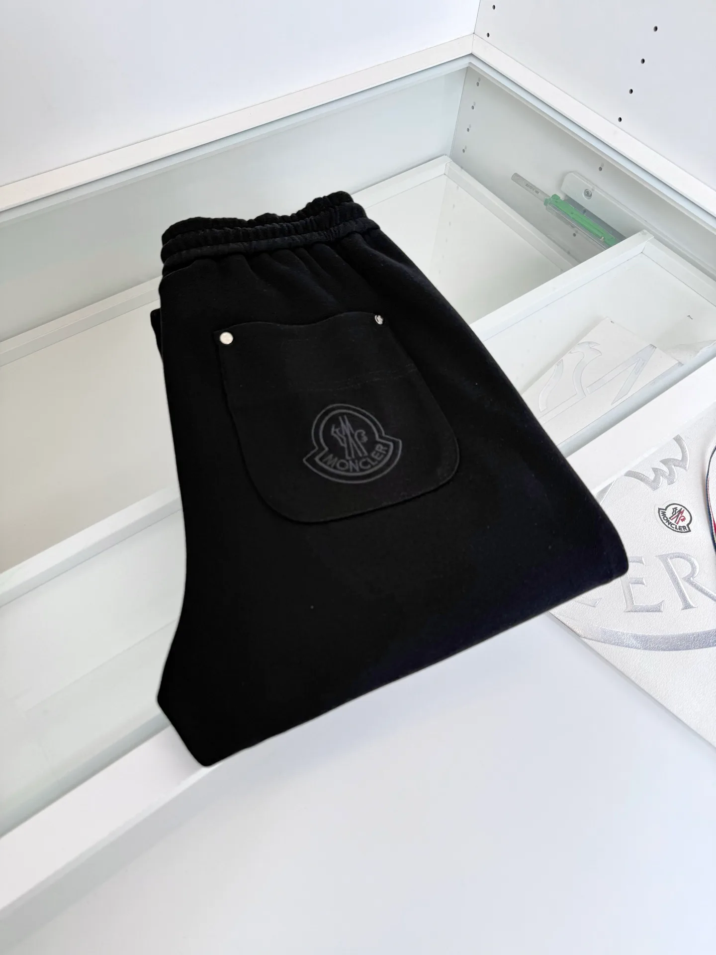 Брюки Мужские Moncler 18244484