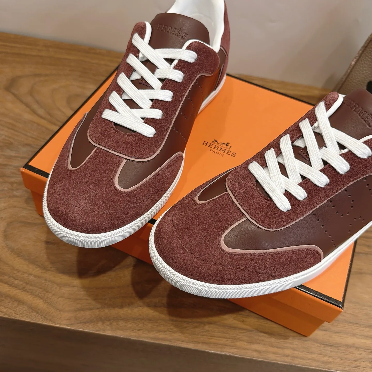 Кроссовки Женские Hermes 18230939