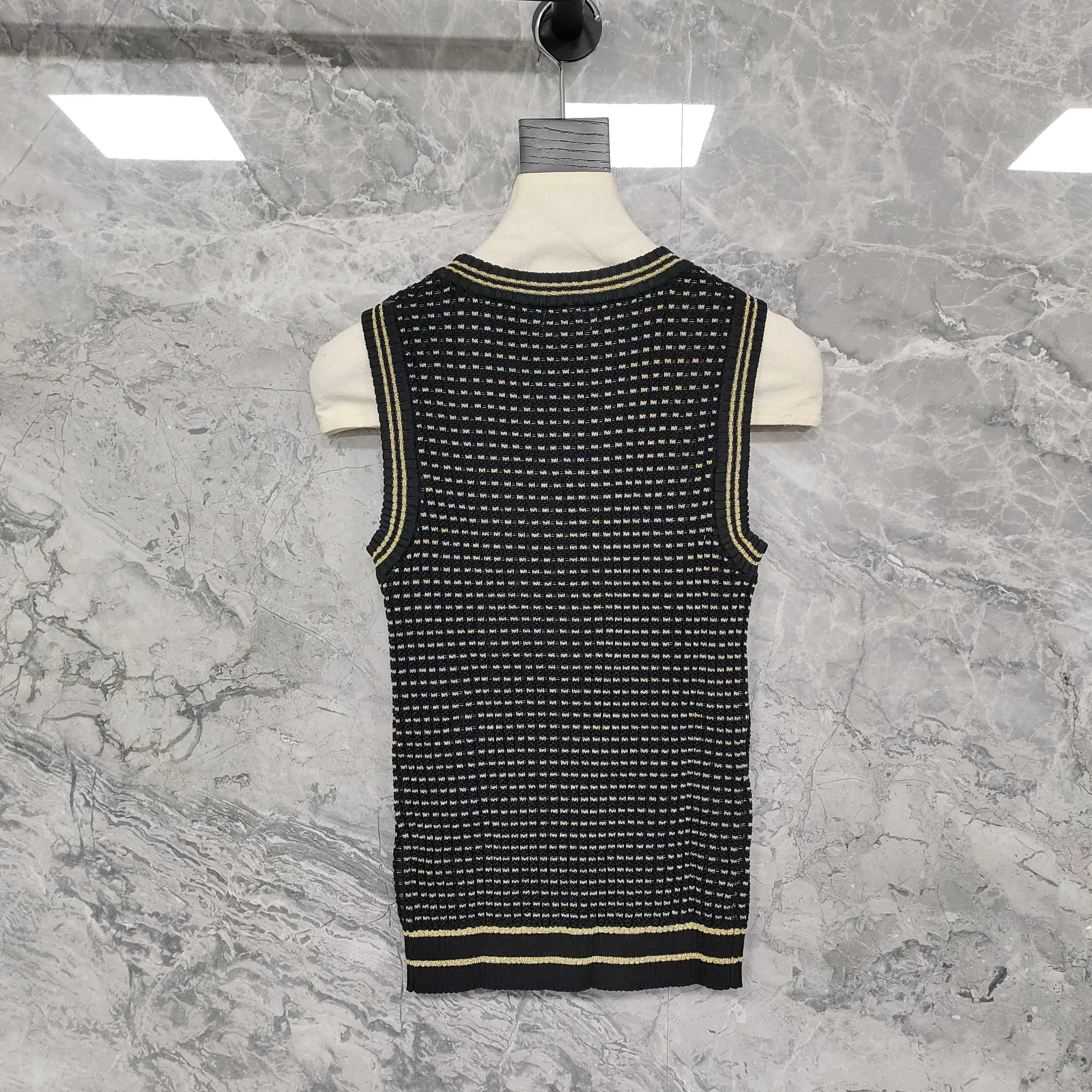 Жилеты Женские Chanel 11018964