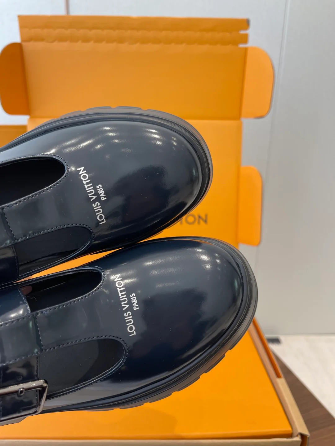 Туфли Женские Louis Vuitton 1401154