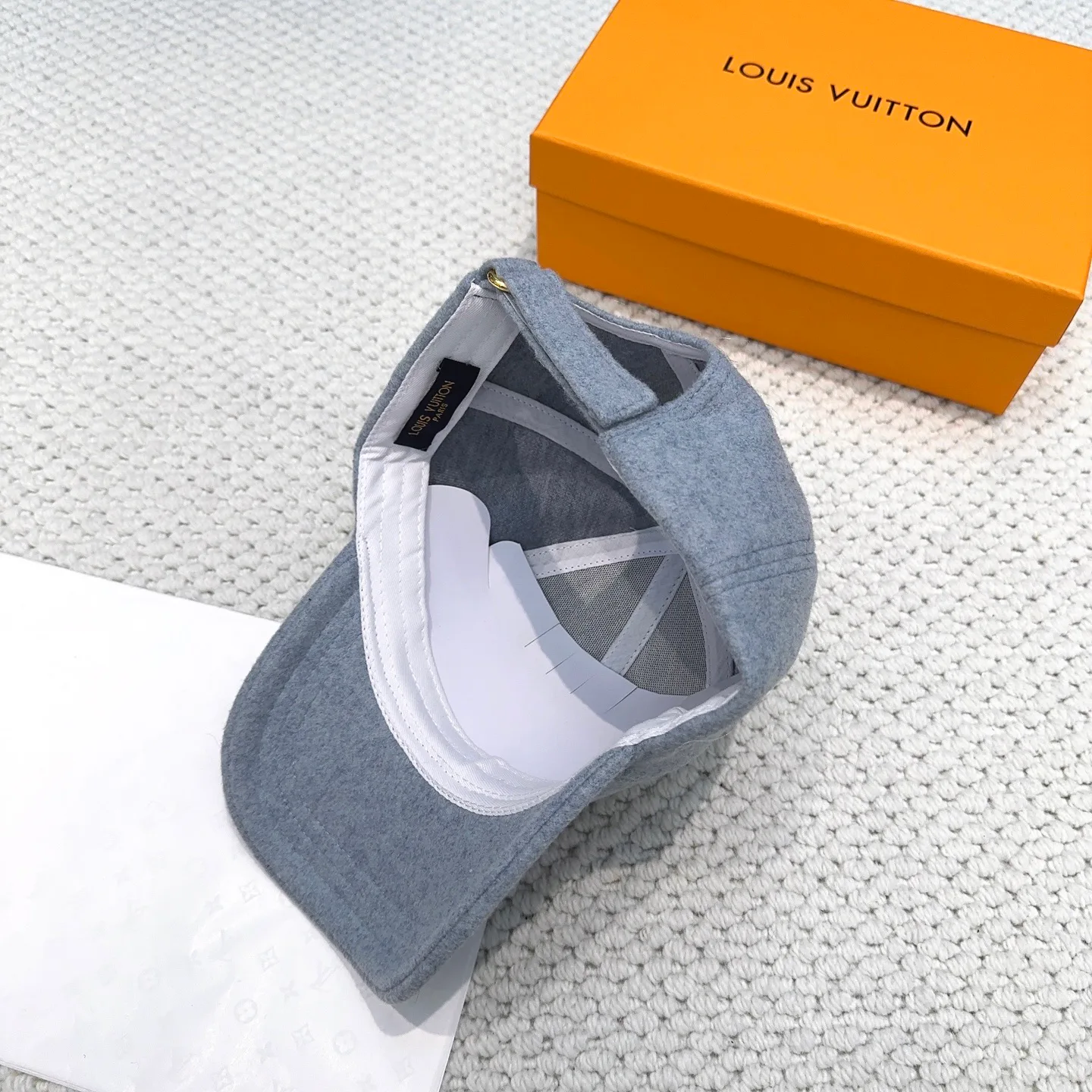 Головные Уборы Louis Vuitton 980979