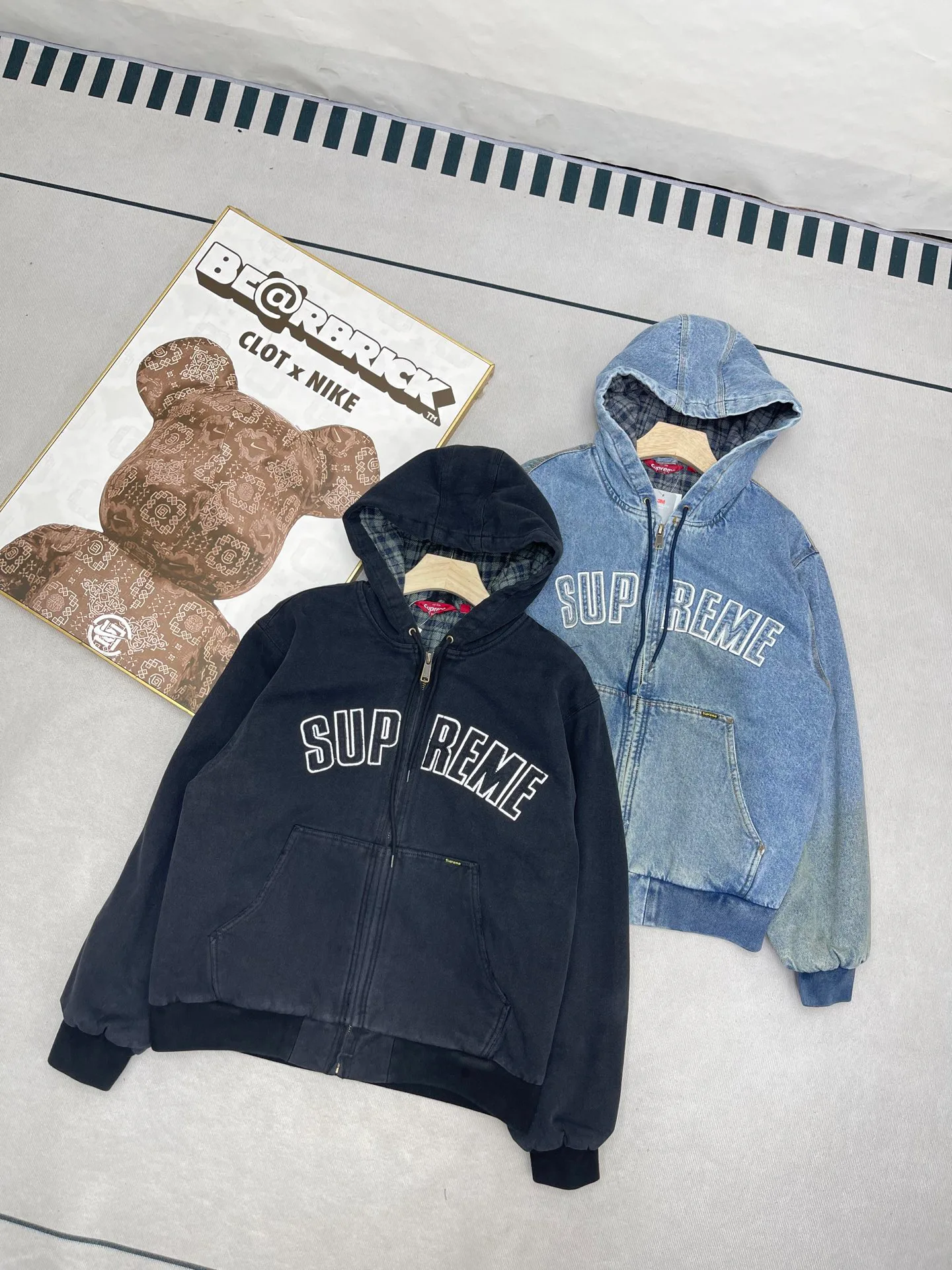 Куртки И Пуховики Женские Supreme 10542431