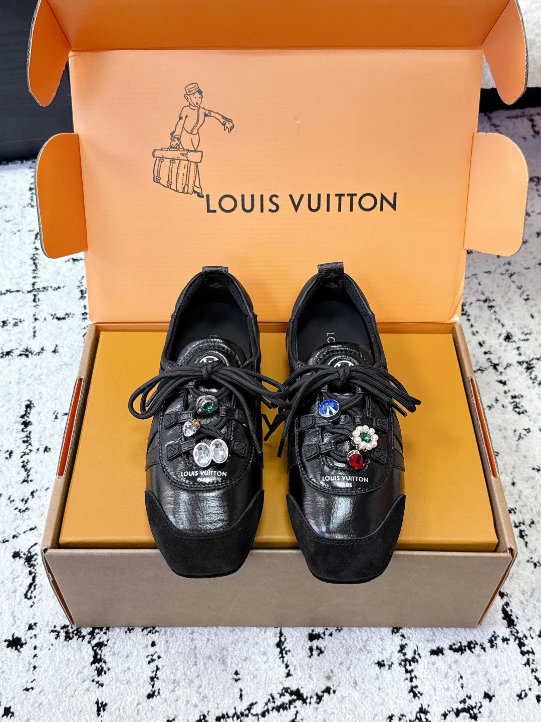 Кроссовки Женские Louis Vuitton 2471116