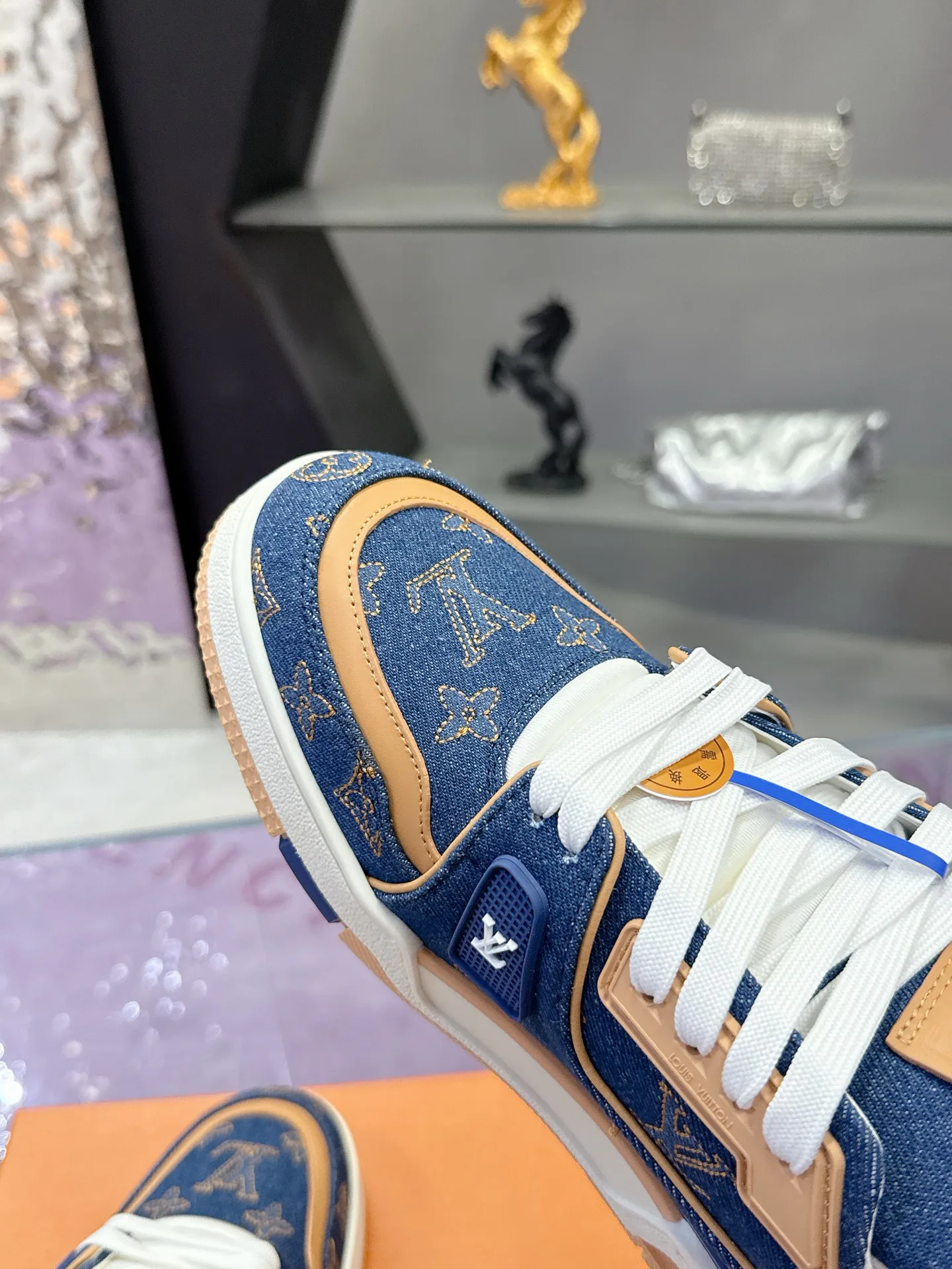 Кроссовки Женские Louis Vuitton 17930918