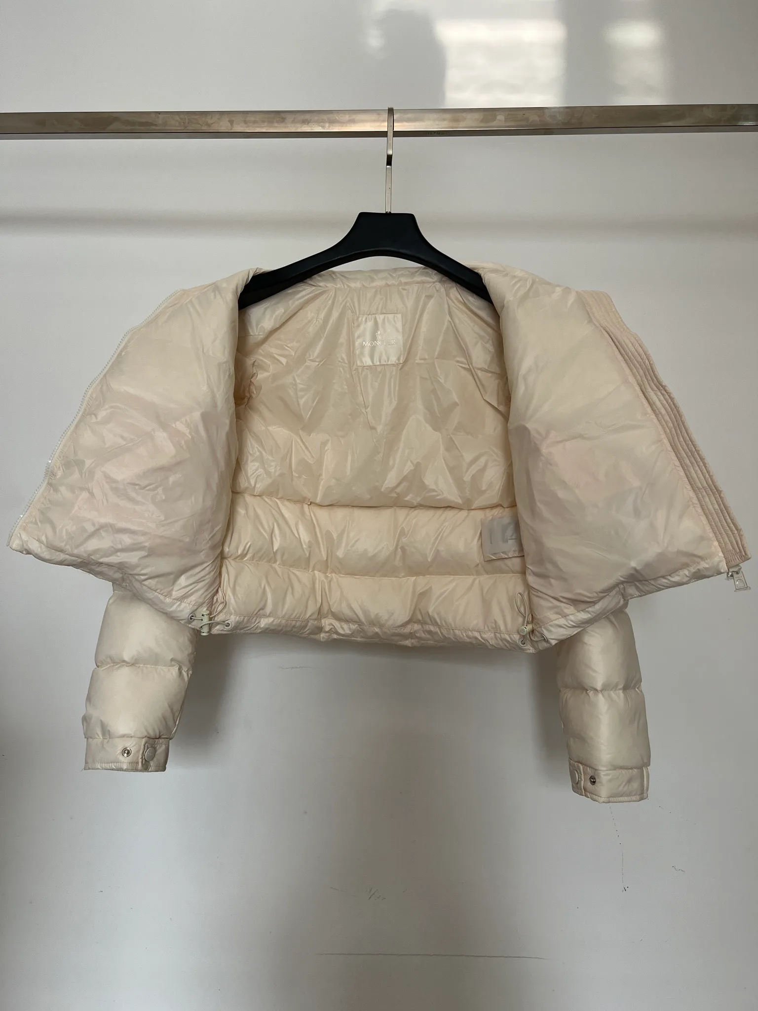 Куртки И Пуховики Женские Moncler 18416137