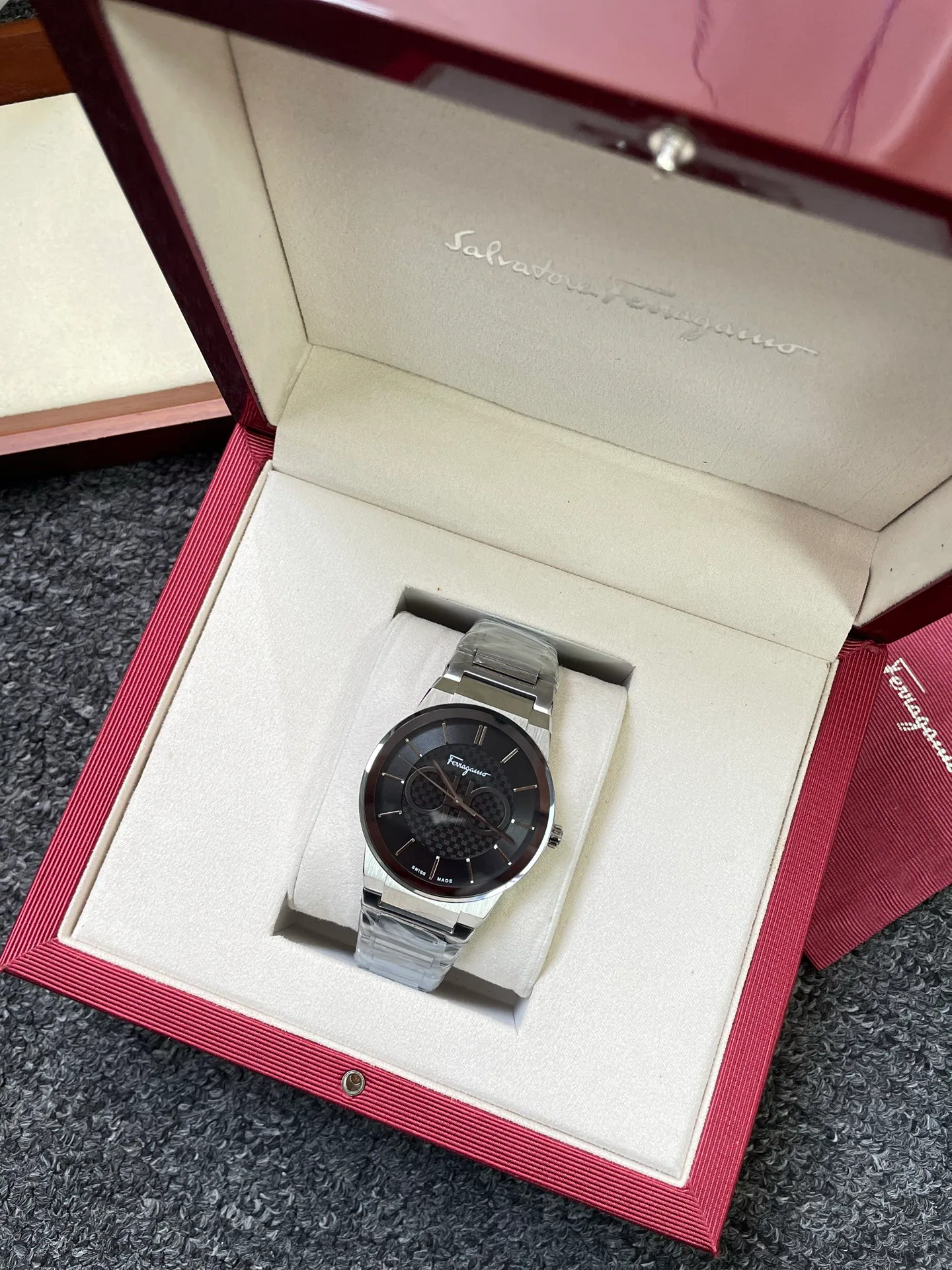 Часы Женские Salvatore Ferragamo 514127