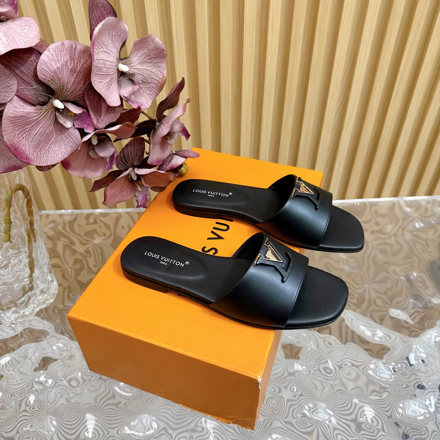 Шлепанцы Женские Louis Vuitton 629252