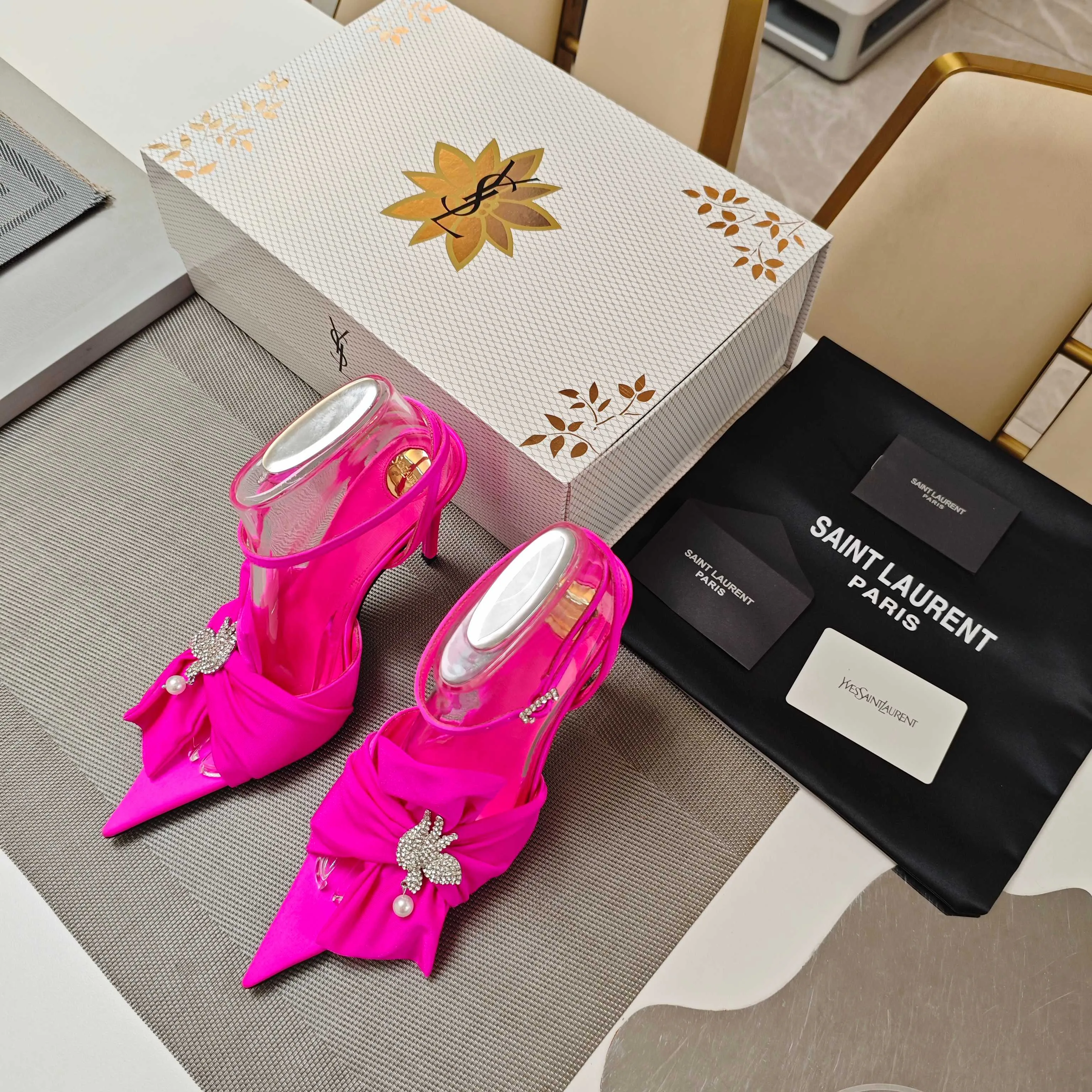 Босоножки Женские Saint Laurent 11490772