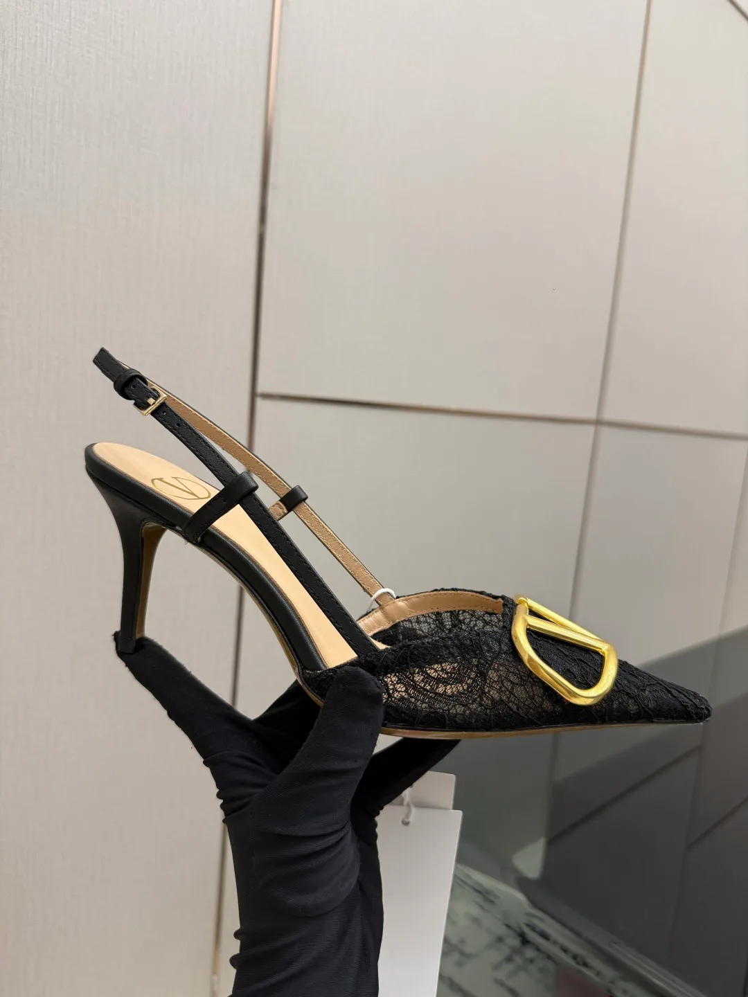 Босоножки Женские Valentino 19209657