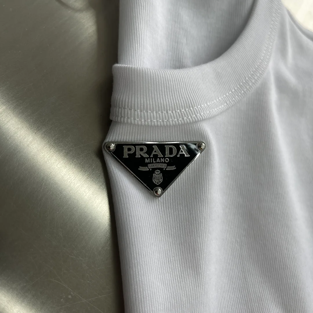 Футболки Женские Prada 18191254