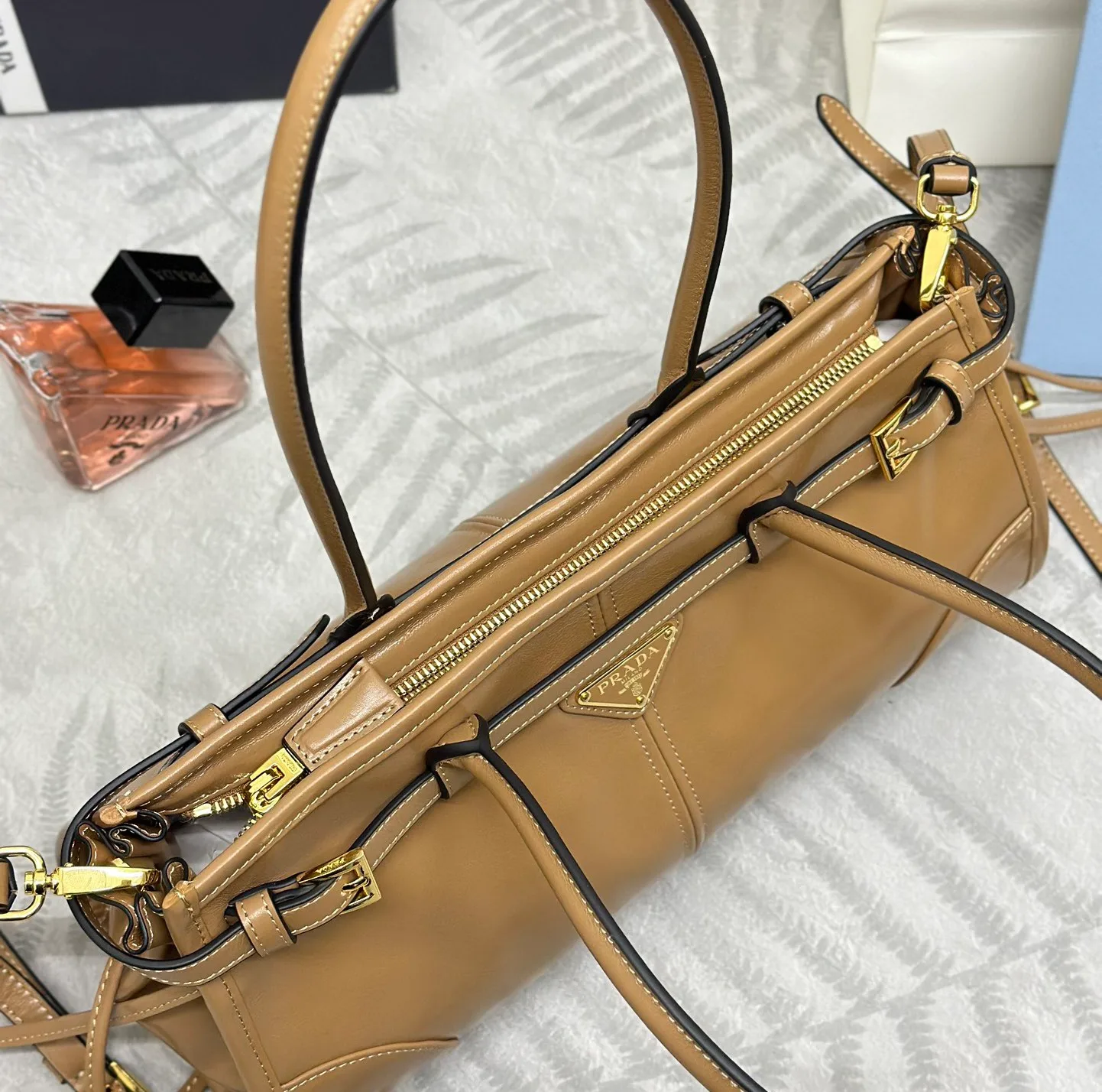 Классические Сумки Женские Prada 11462484