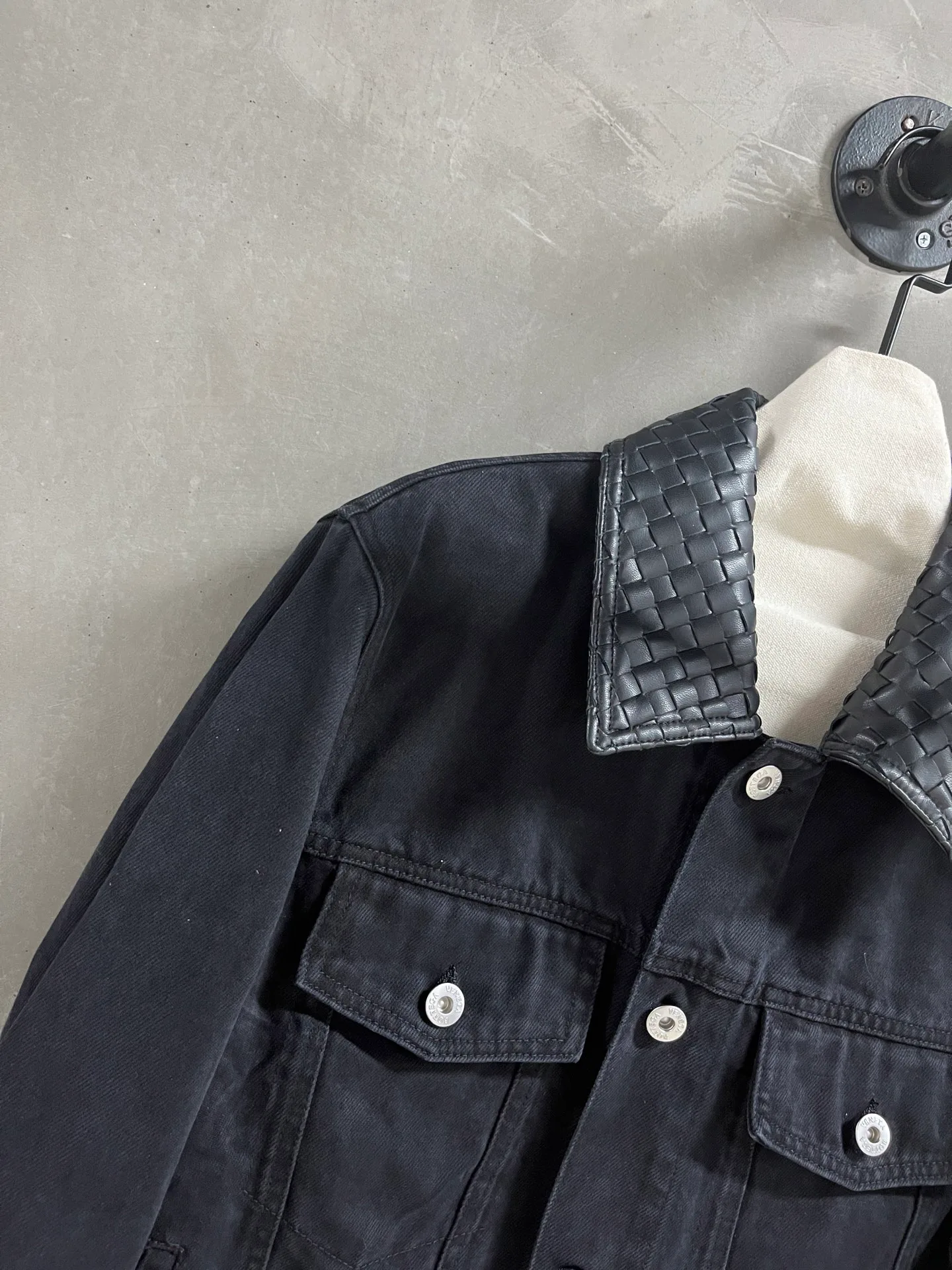 Куртки И Пуховики Женские Bottega Veneta 18172892