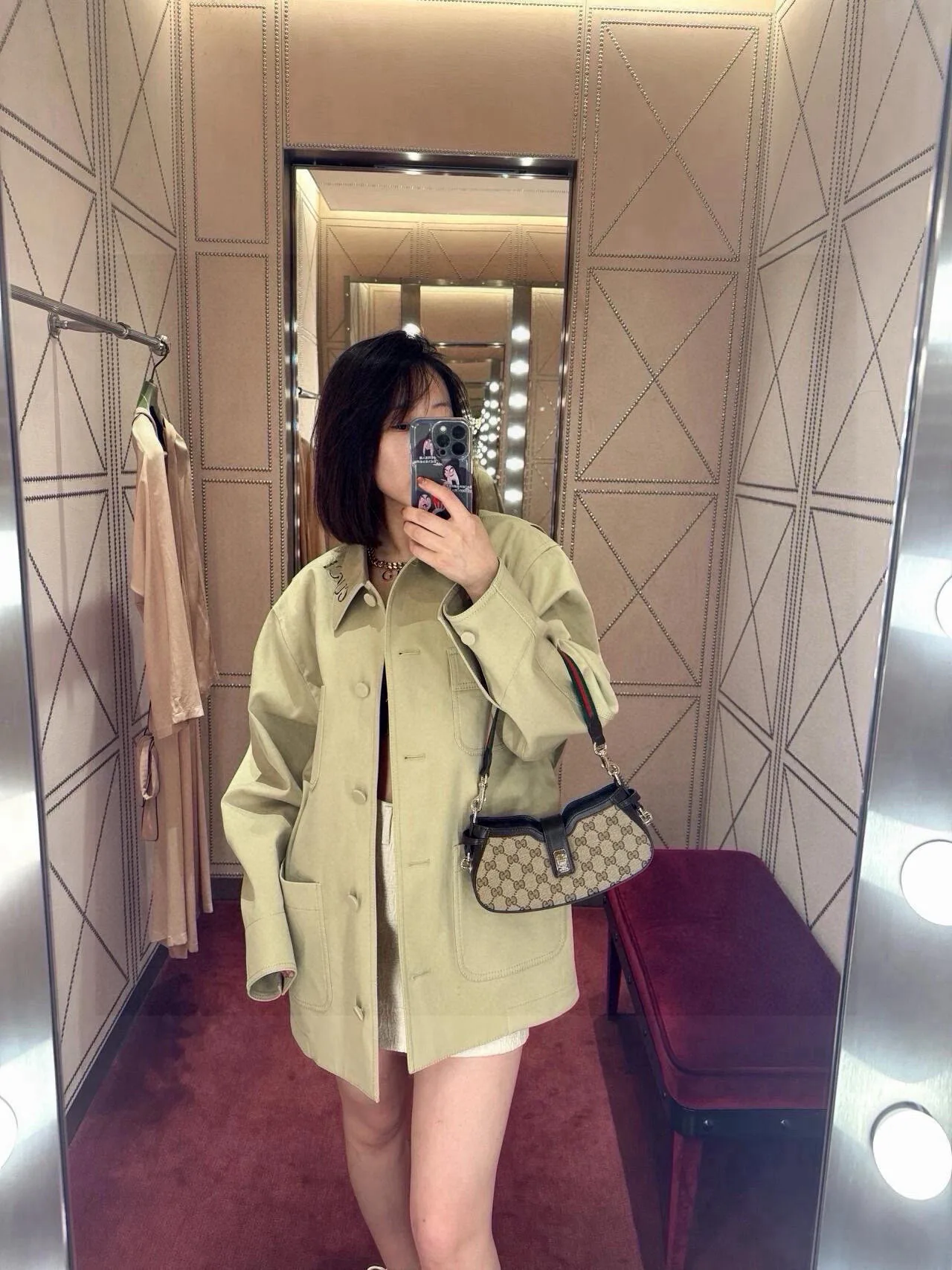 Куртки И Пуховики Женские Gucci 18144