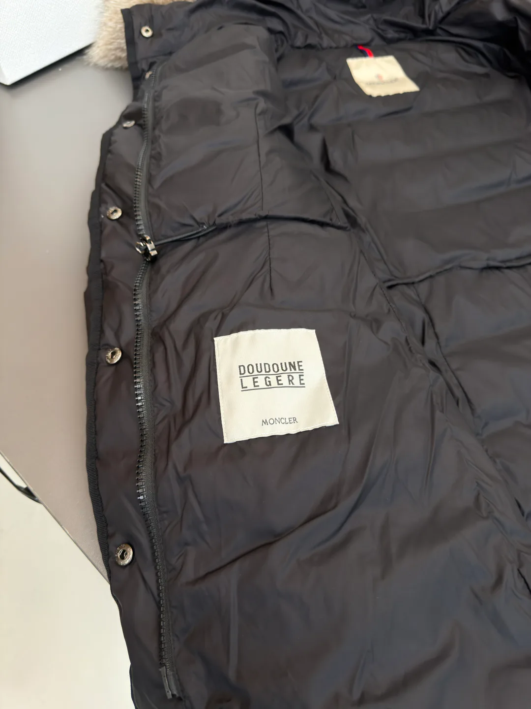 Куртки И Пуховики Женские Moncler 18816433