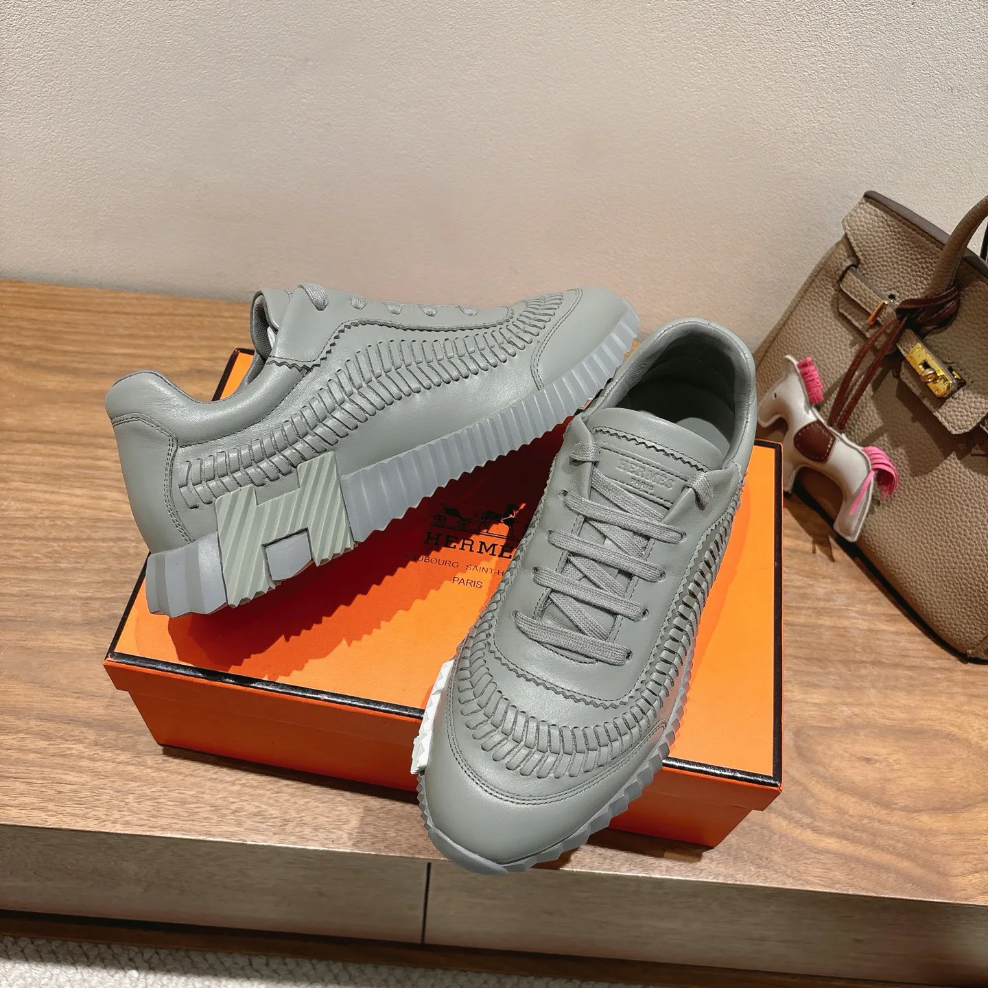 Кроссовки Женские Hermes 18729809