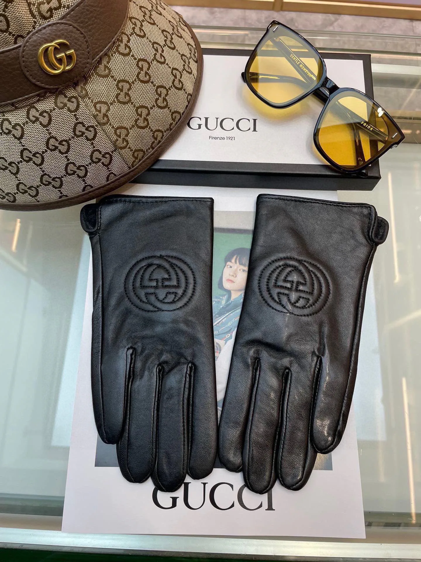 Перчатки Gucci 386876