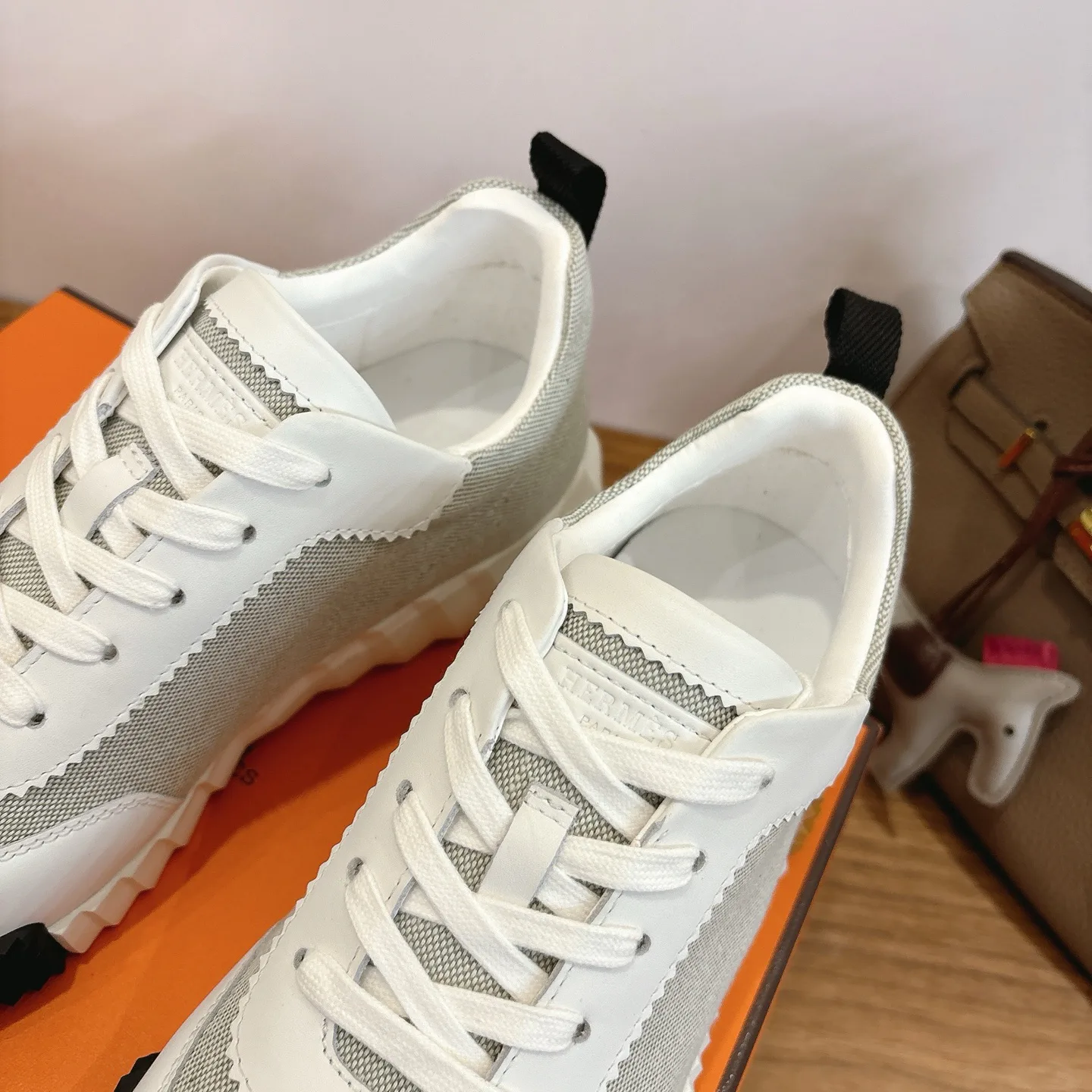 Кроссовки Женские Hermes 18729606