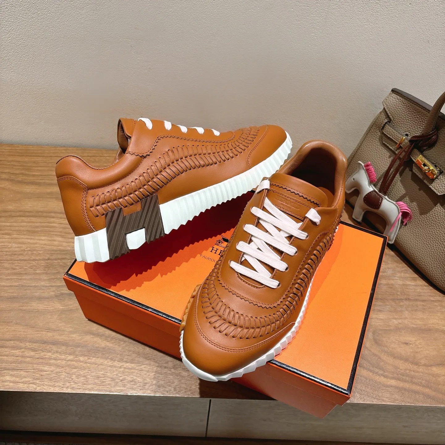Кроссовки Женские Hermes 18729811