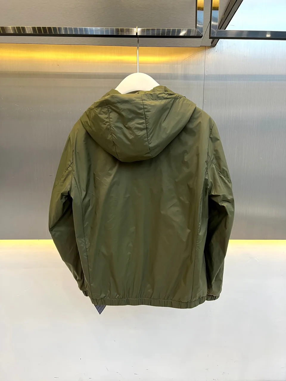Куртки И Пуховики Женские Prada 18416757