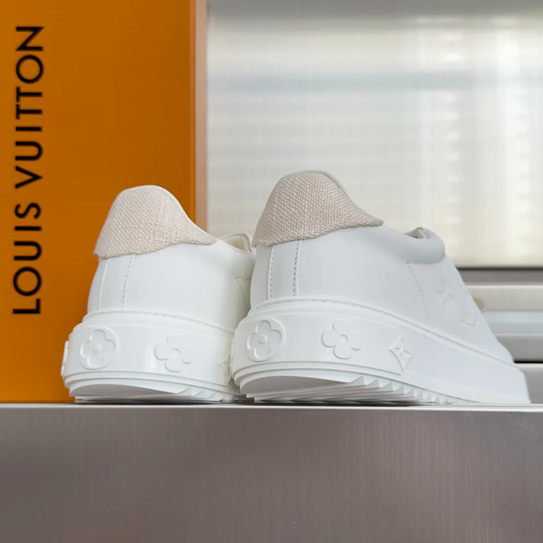 Кроссовки Женские Louis Vuitton 18845998