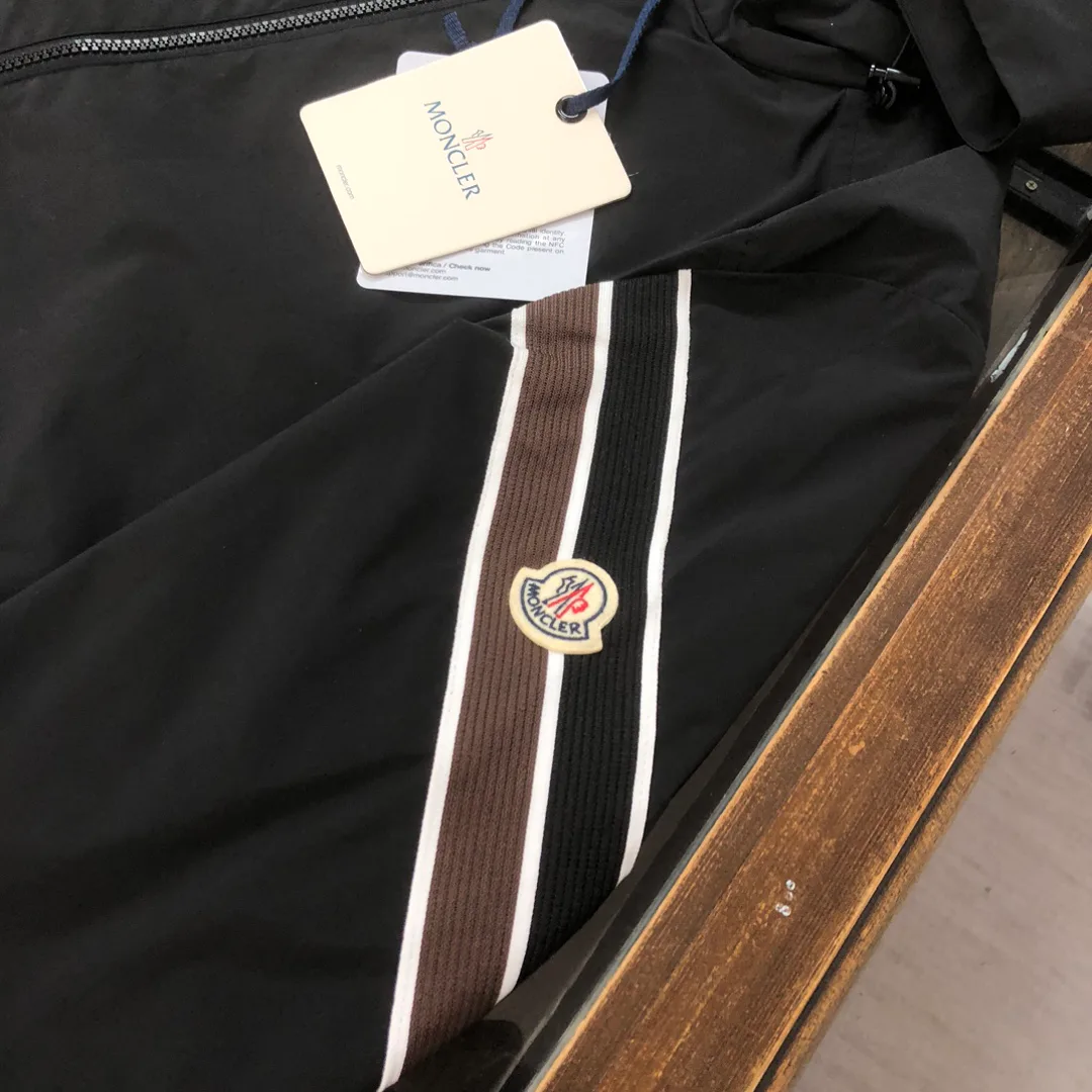 Куртки И Пуховики Мужские Moncler 8737