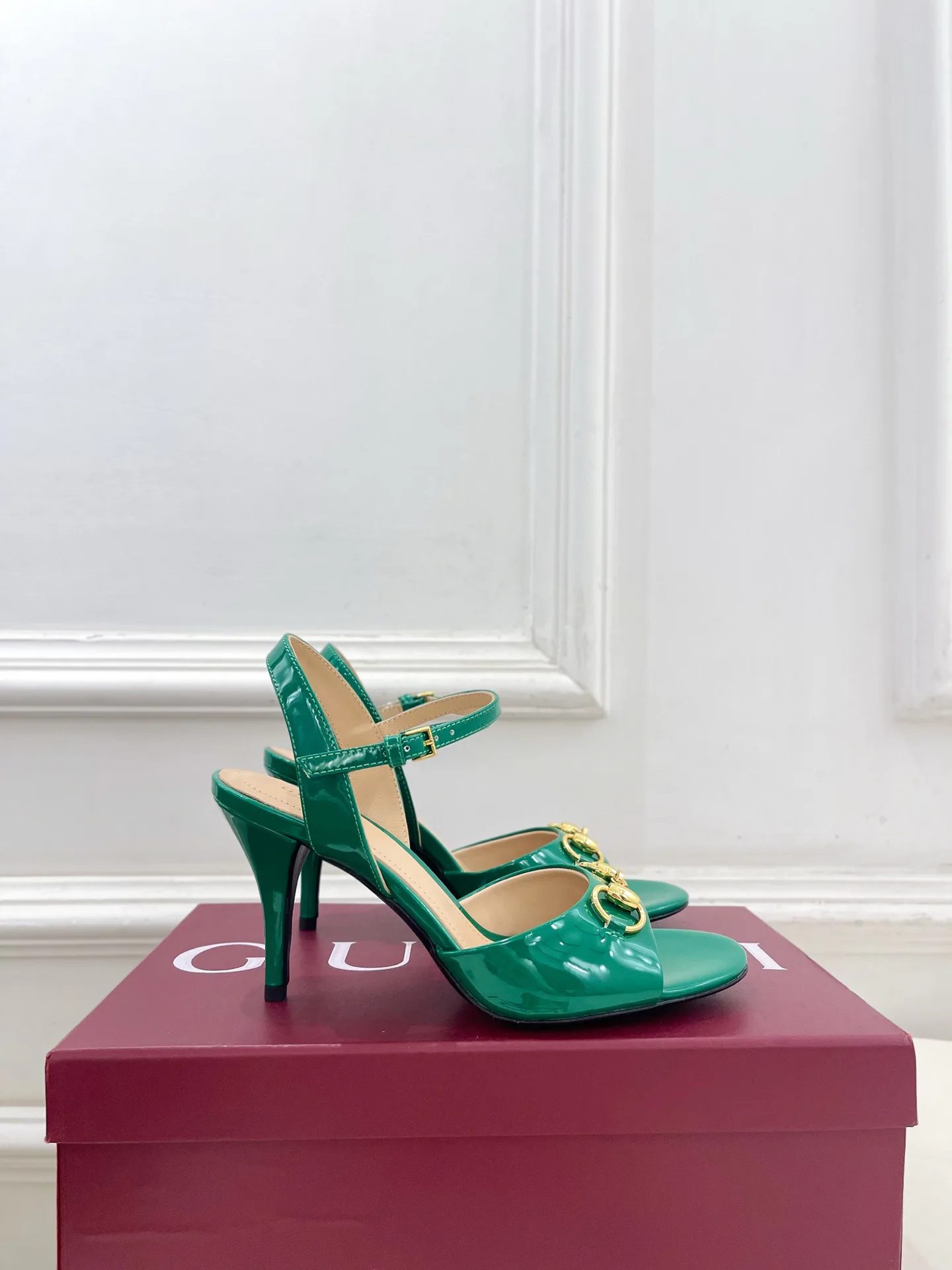 Босоножки Женские Gucci 13218184