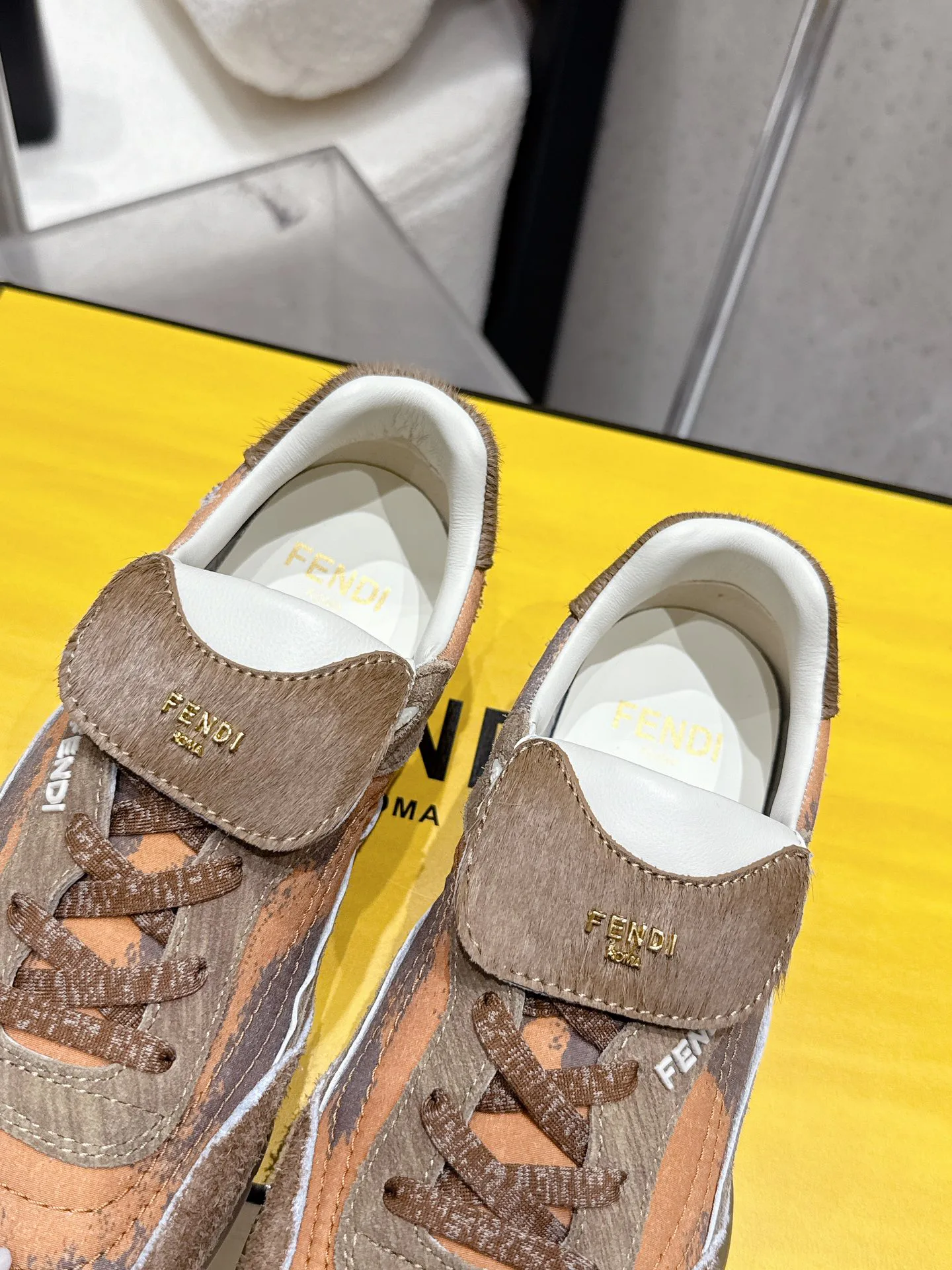 Кроссовки Женские Fendi 13078811