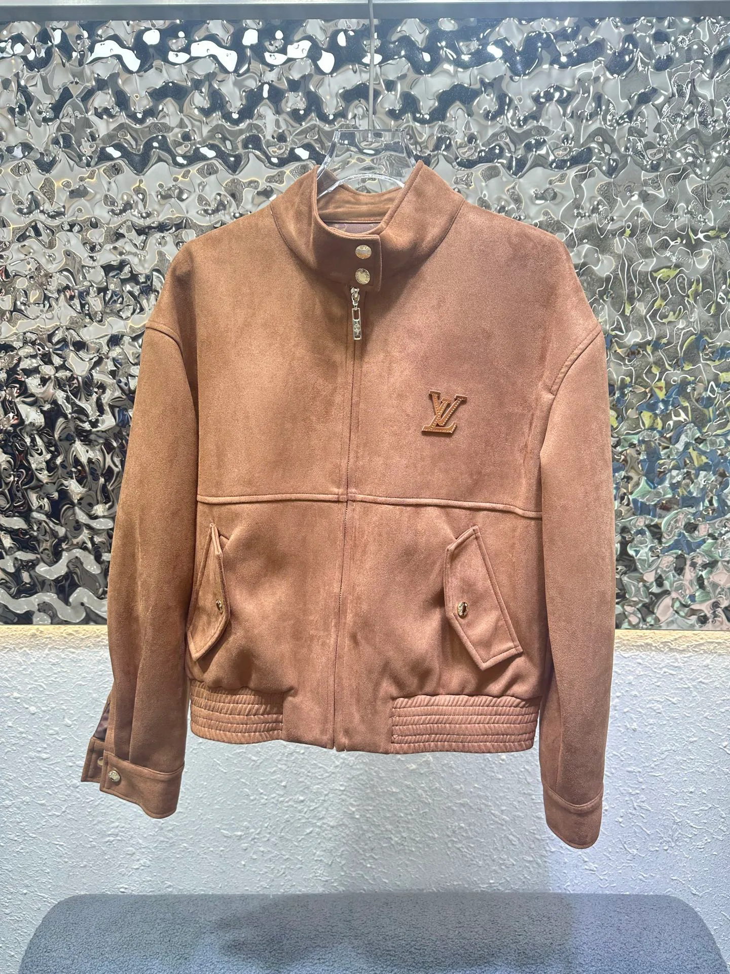 Куртки И Пуховики Женские Louis Vuitton 18873414