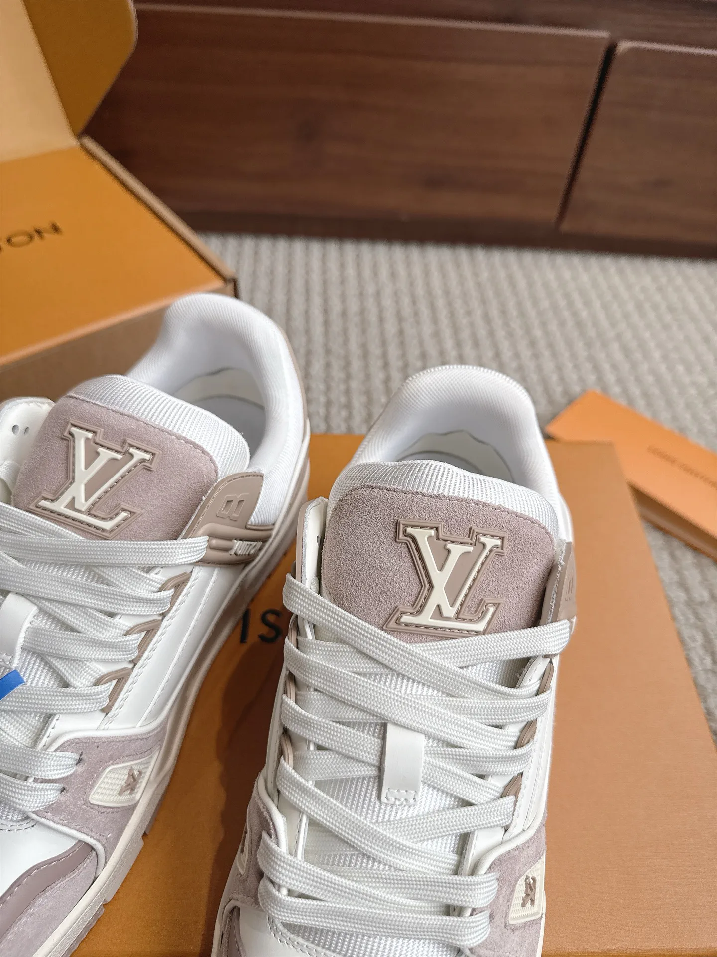 Кроссовки Мужские Louis Vuitton 18039312