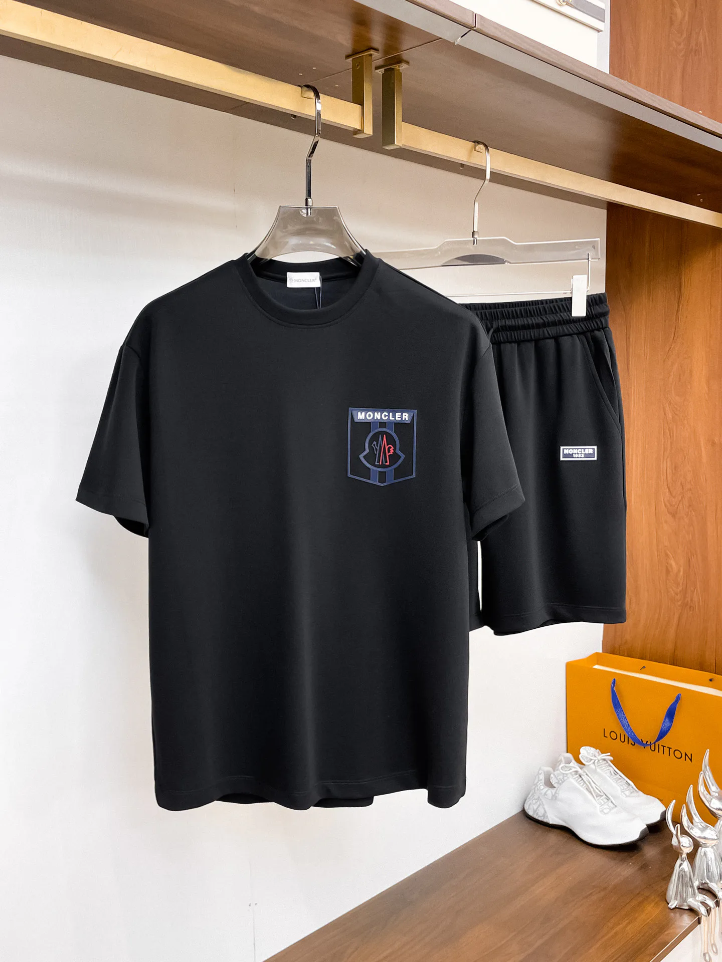 Куртки И Пуховики Мужские Moncler 13255785