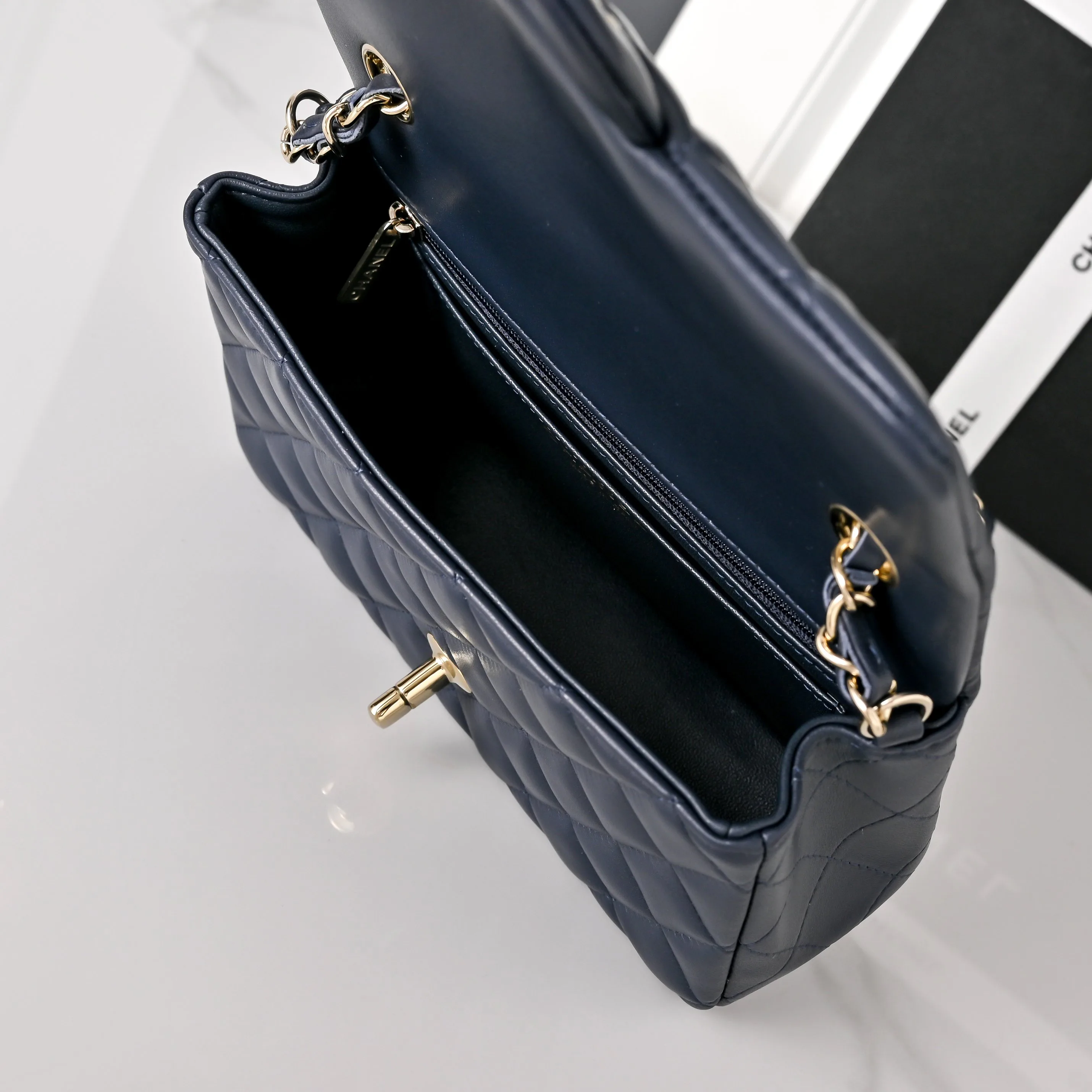 Классические Сумки Женские Chanel 18207678