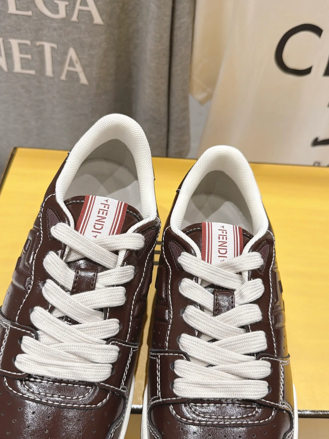 Кроссовки Женские Fendi 17908447