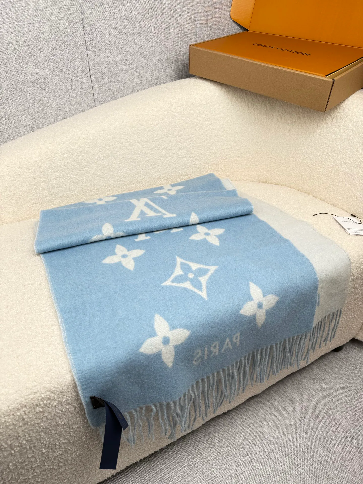 Шарфы Louis Vuitton 895110