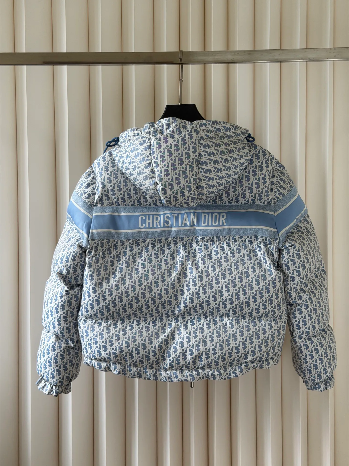 Куртки И Пуховики Женские Christian Dior 18415731