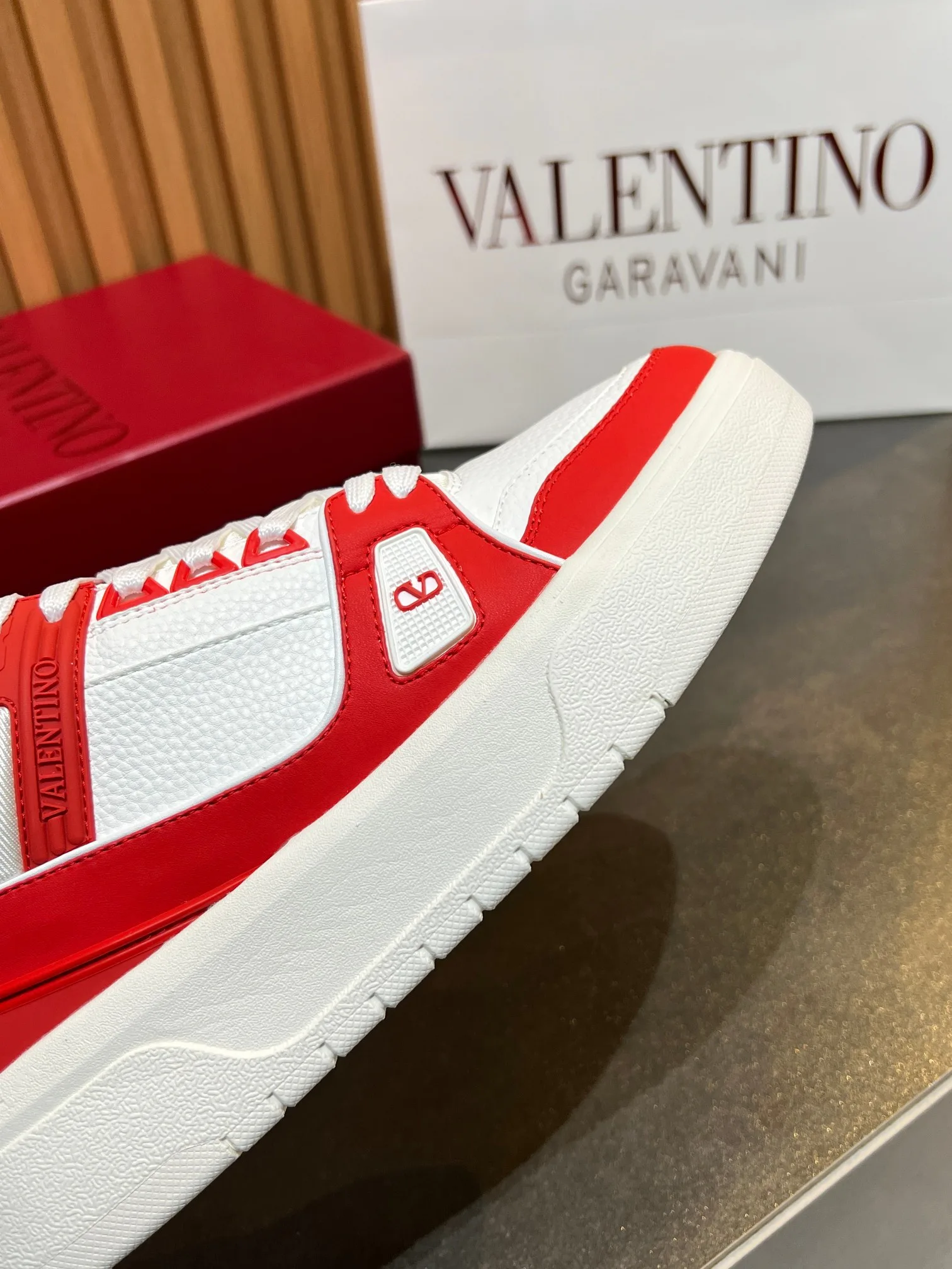 Кроссовки Женские Valentino 11575967