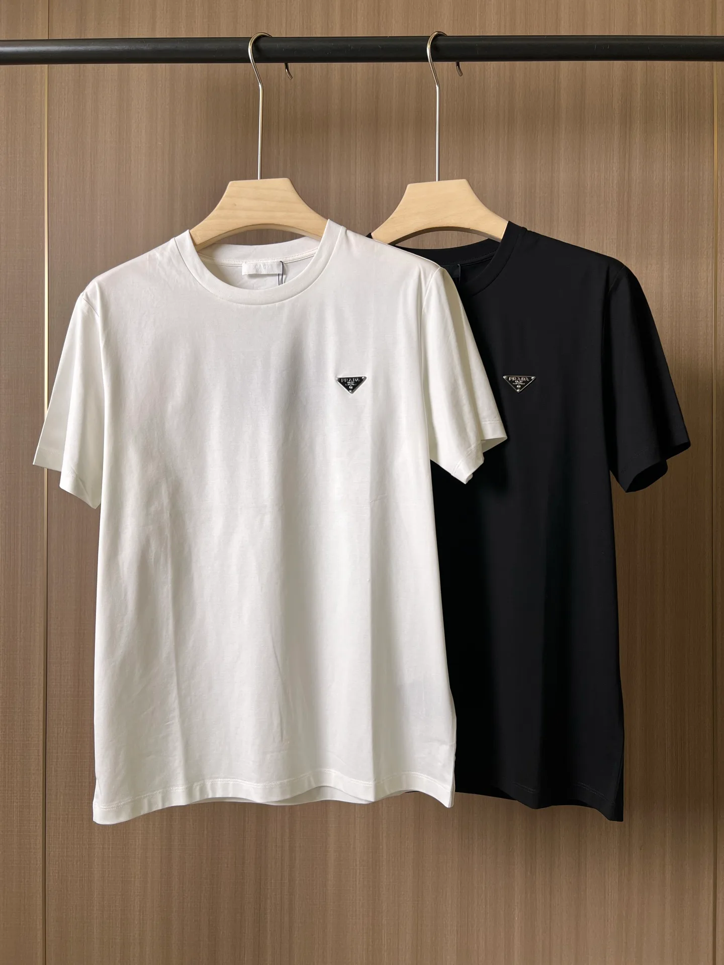 Футболки Женские Prada 11000489