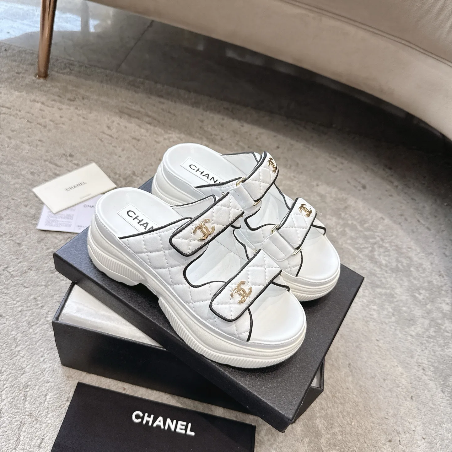 Босоножки Женские Chanel 17572314