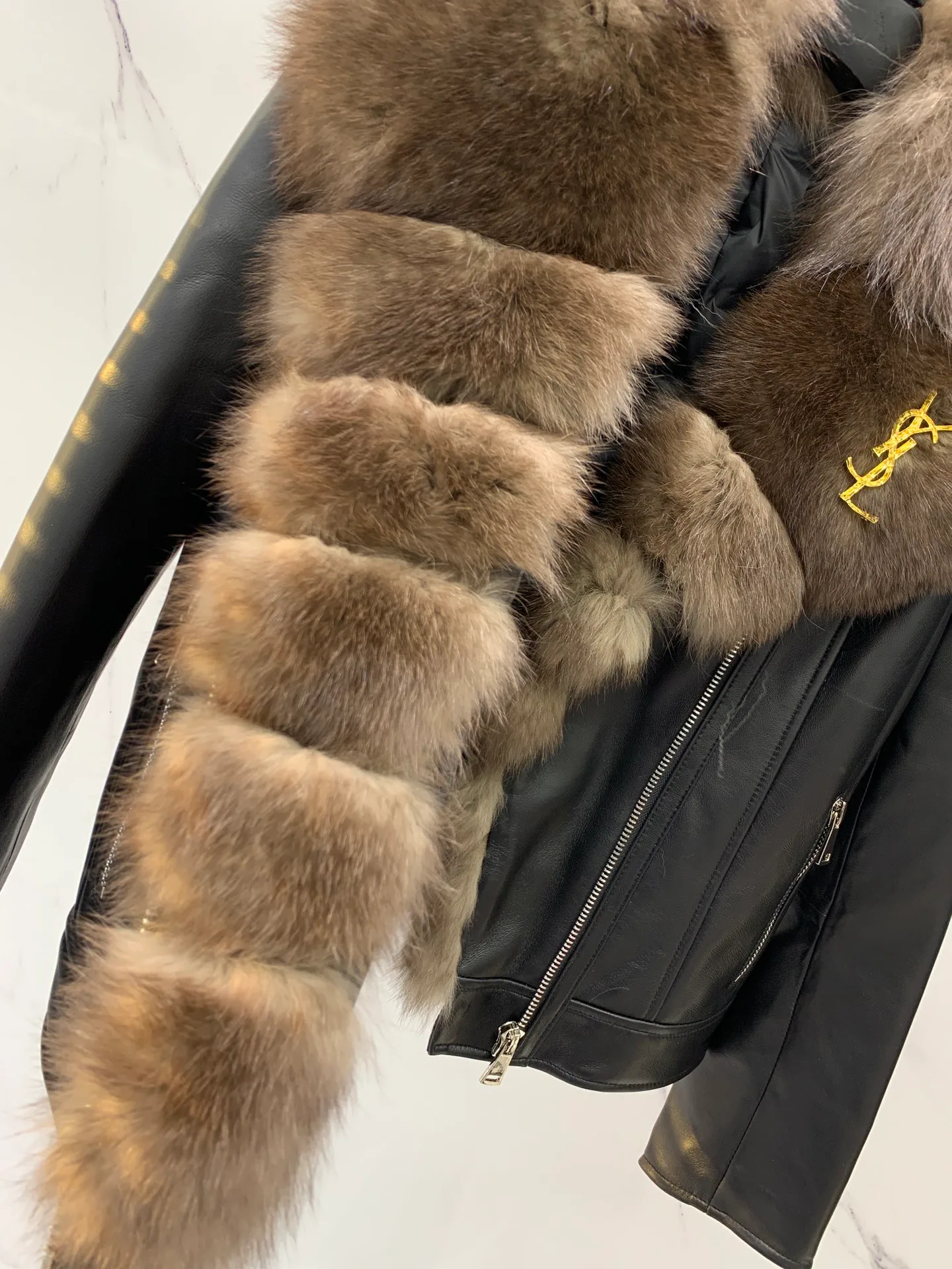 Кожаные Куртки И Дублёнки Женские Saint Laurent 5618065