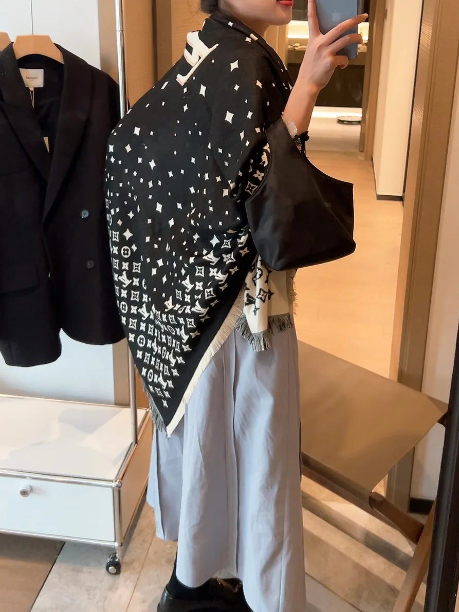 Шарфы Louis Vuitton 1973639