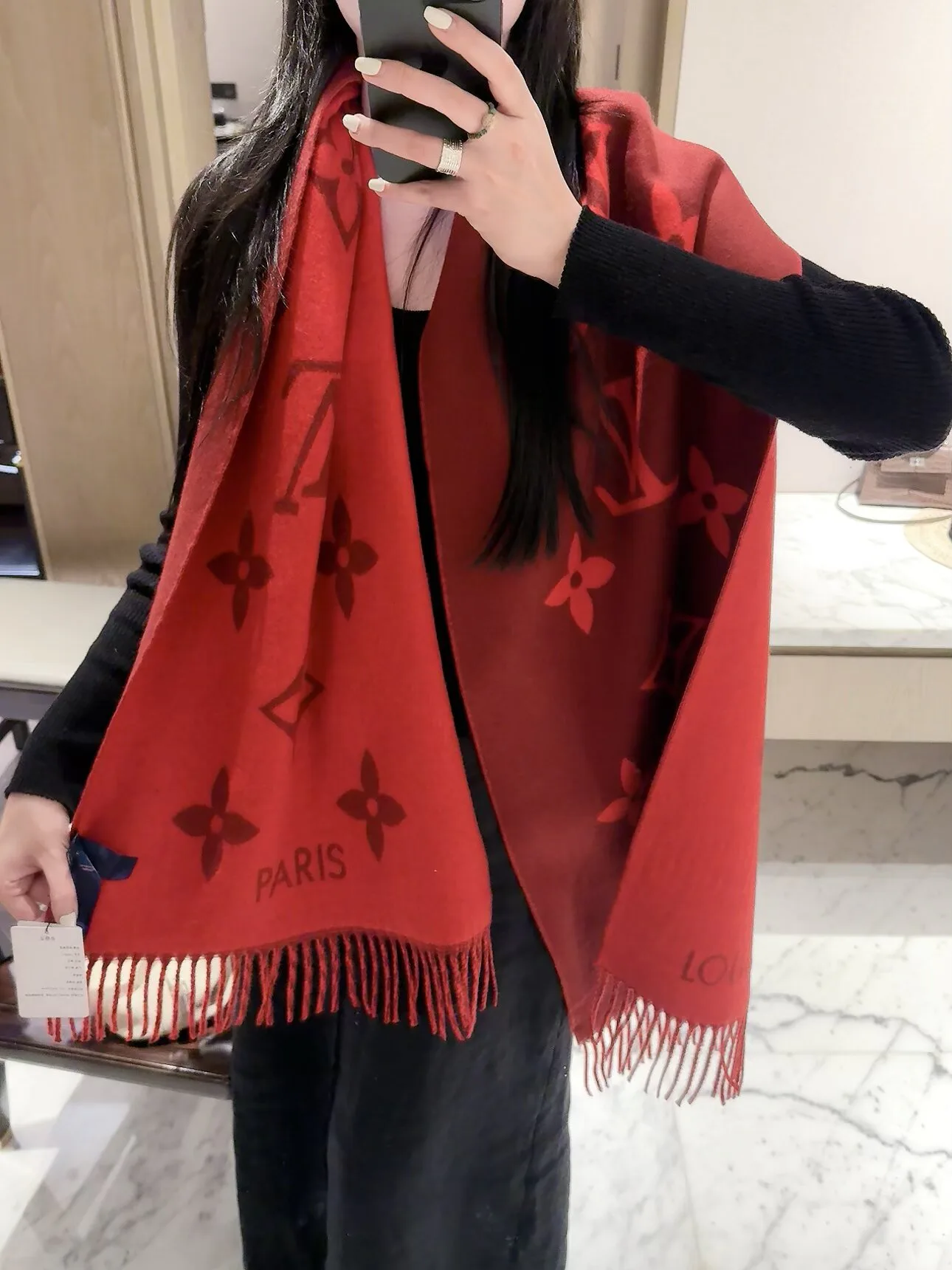 Шарфы Louis Vuitton 18427102