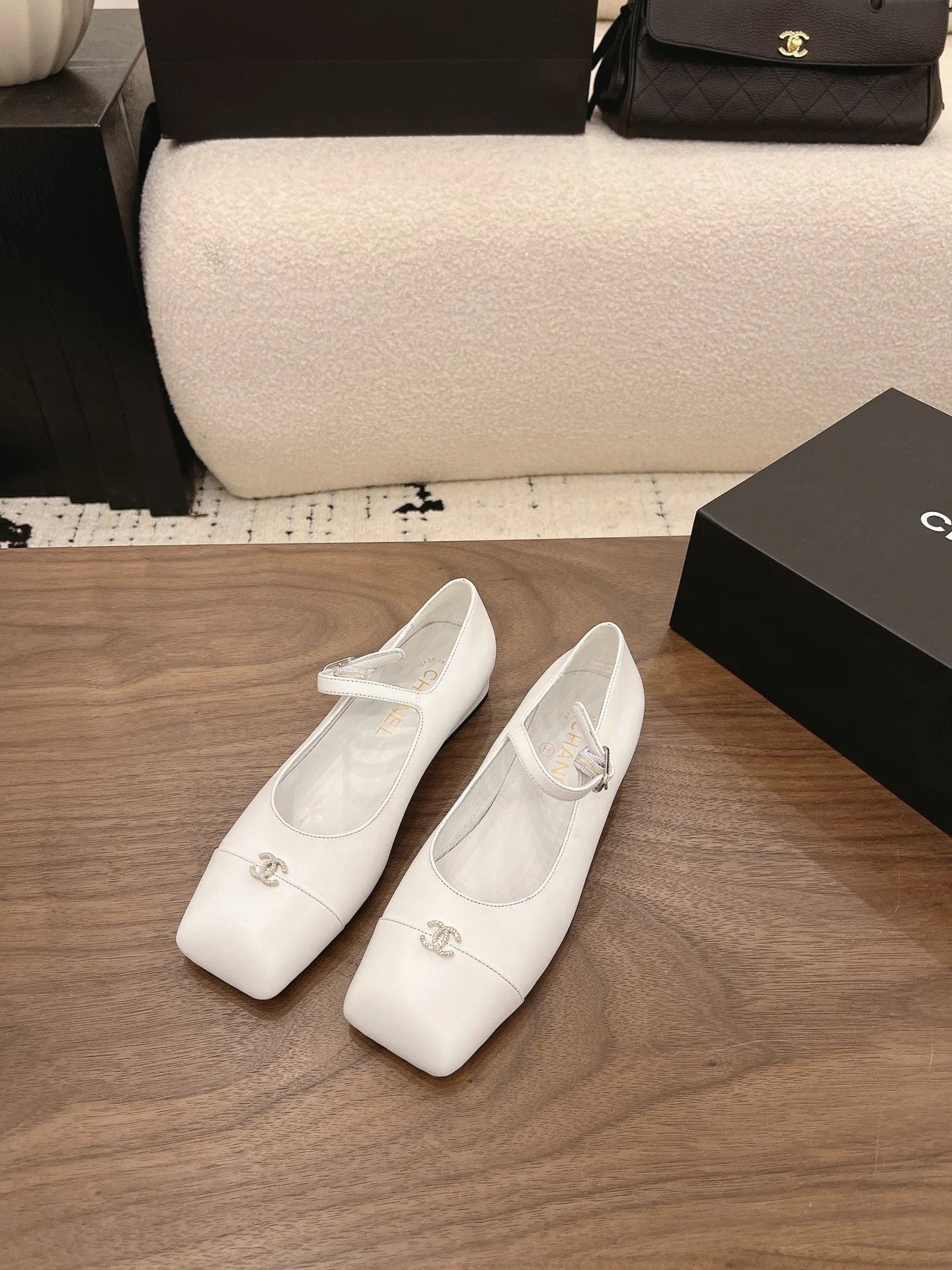 Туфли Женские Chanel 17582592